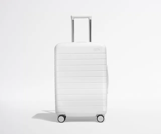 away-bigger-carry-on-valise-cabine-blanc-perle-compression image 1