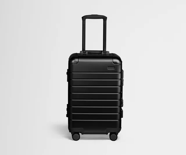 away-carry-on-aluminium-valise-cabine-argent-rigide image 1