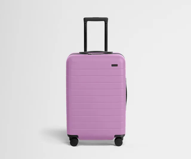 away-the-bigger-carry-on-valise-cabine-taffy-purple-rigide image 1