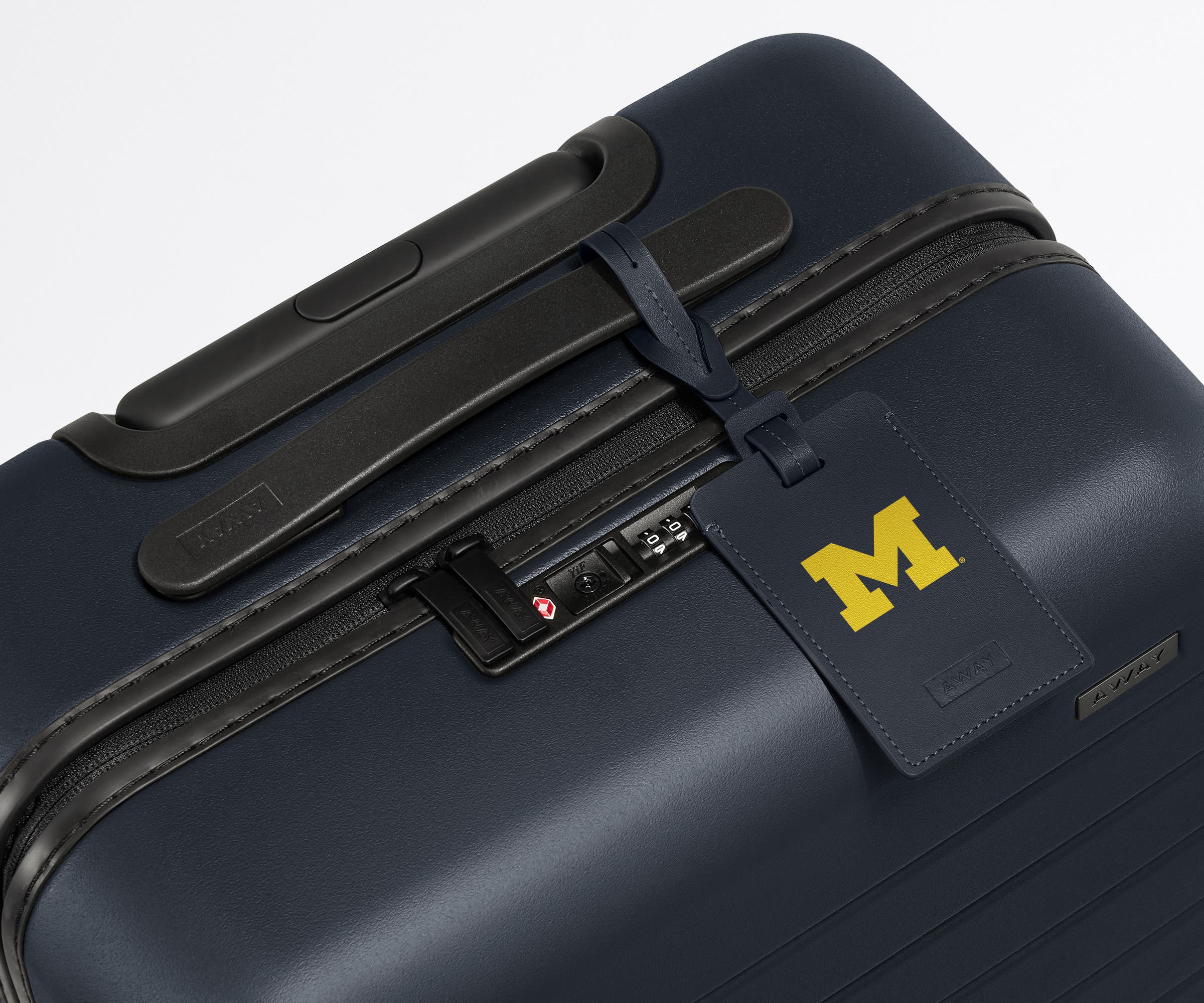 away-collegiate-tiquette-bagage-cuir-university-michigan image 2