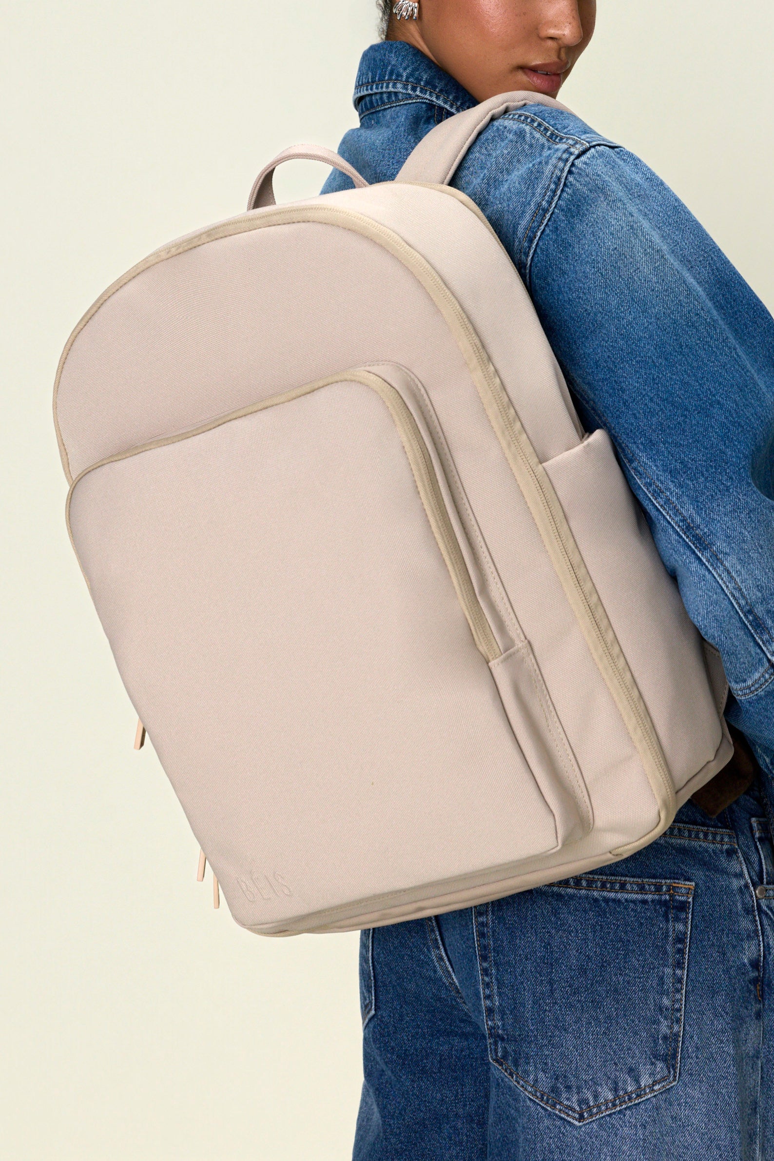 beis-travel-backpack-sac-dos-beige-ordinateur image 4