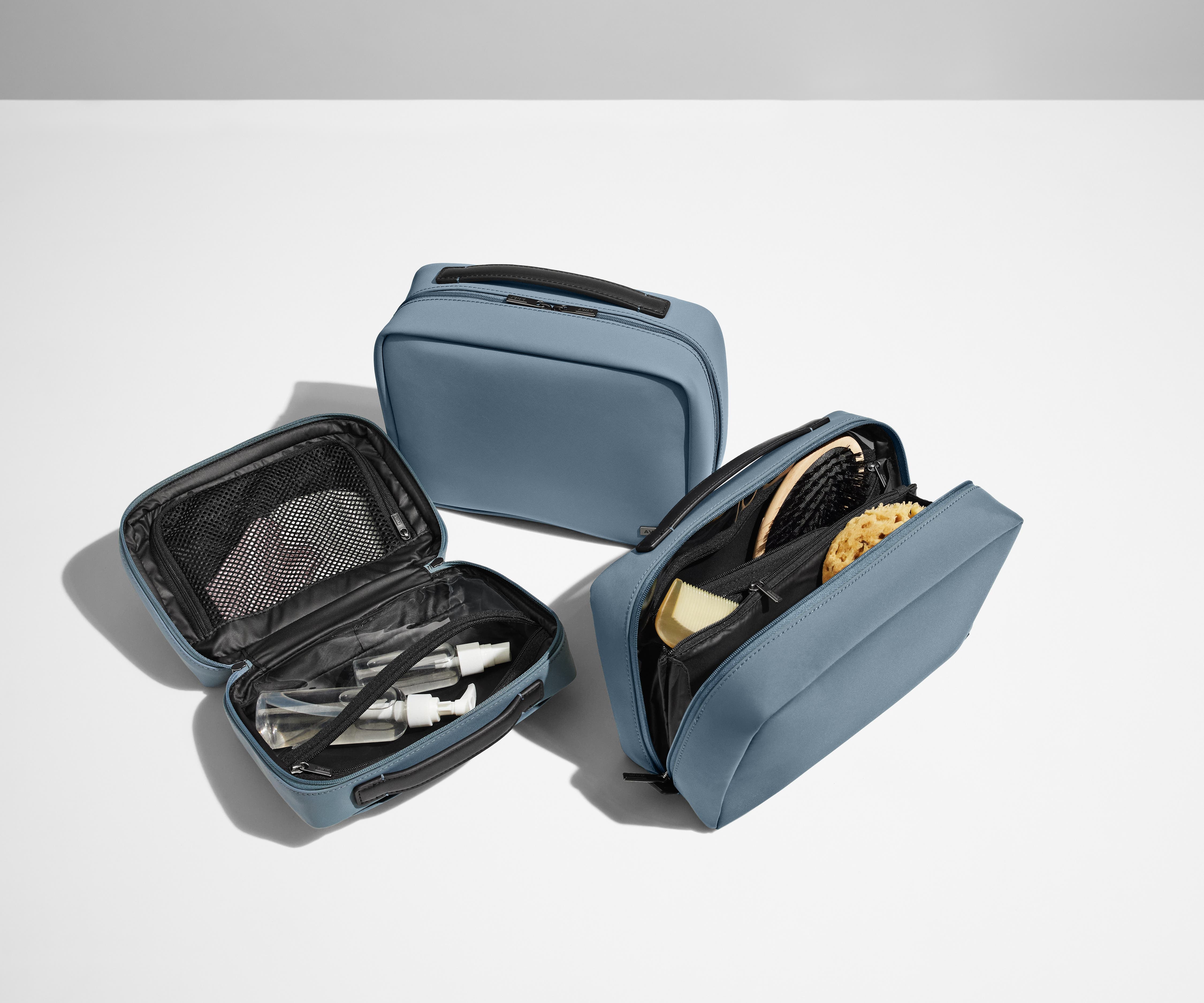away-small-toiletry-bag-petite-trousse-bleu-marine image 6
