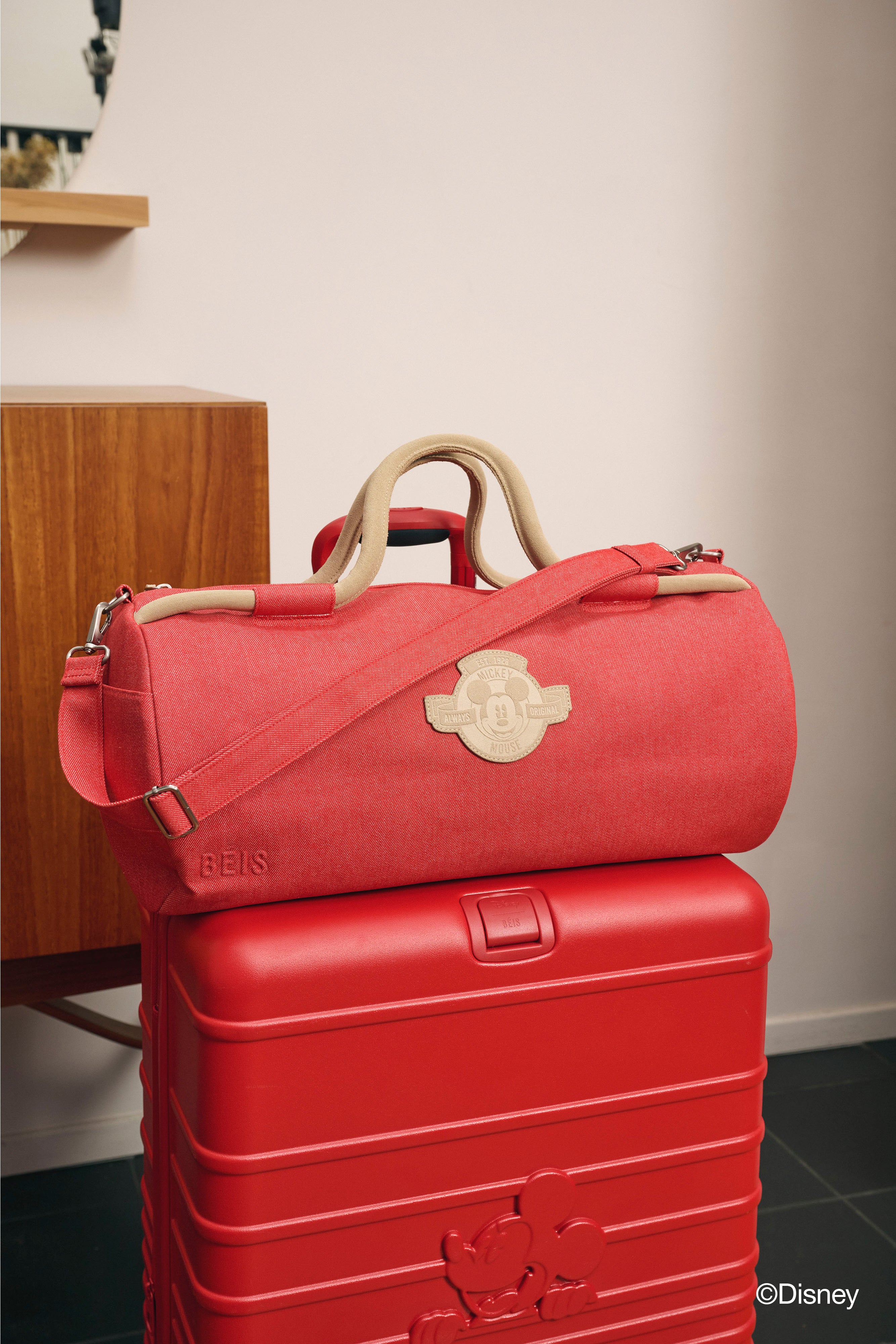 beis-the-disney-large-duffle-sac-voyage-red-jeans-mickey image 4