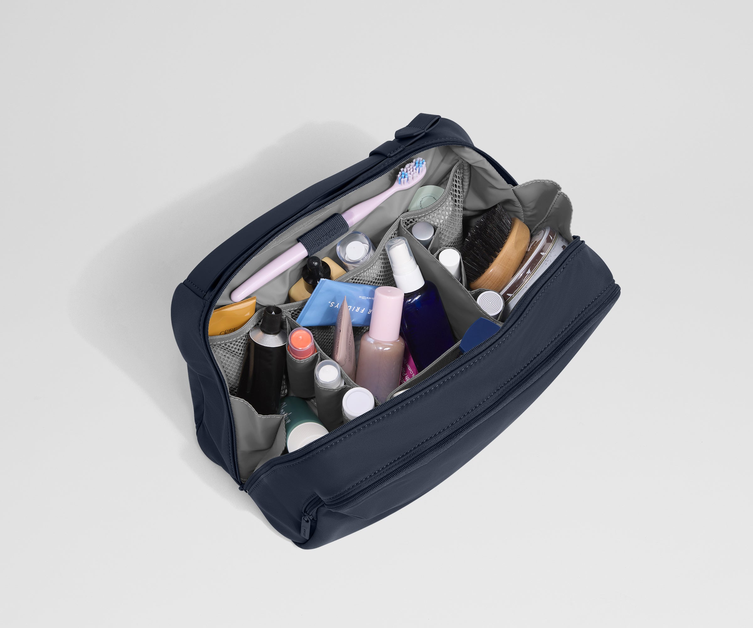 away-extra-large-trousse-de-toilette-navy-blue-grand-format image 4