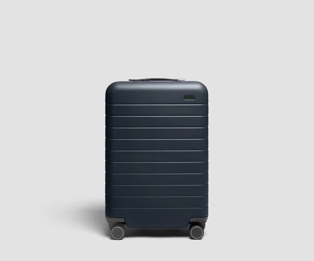 away-bigger-carry-on-3-valise-cabine-navy-blue image 1