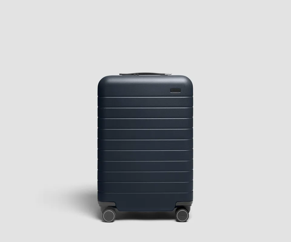 away-bigger-carry-on-3-valise-cabine-navy-blue image 1