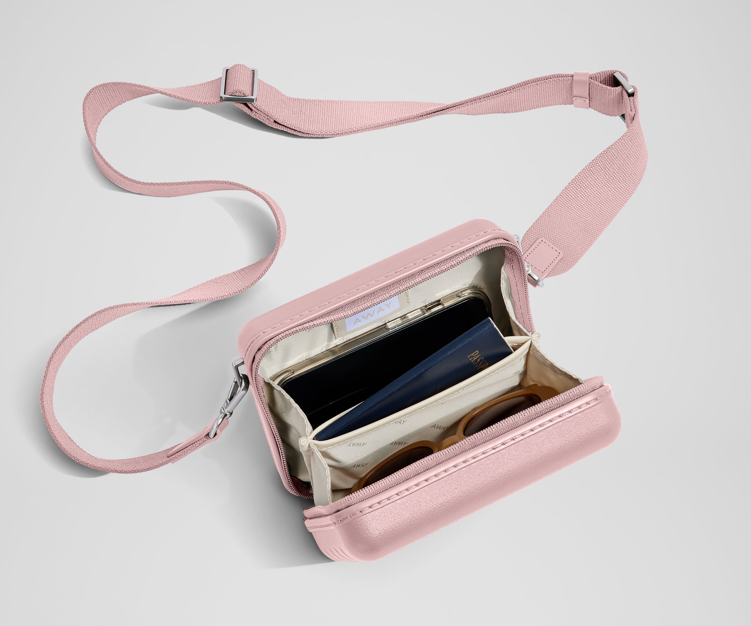 away-mini-crossbody-sac-bandouli-re-rigide-rose-blush image 4