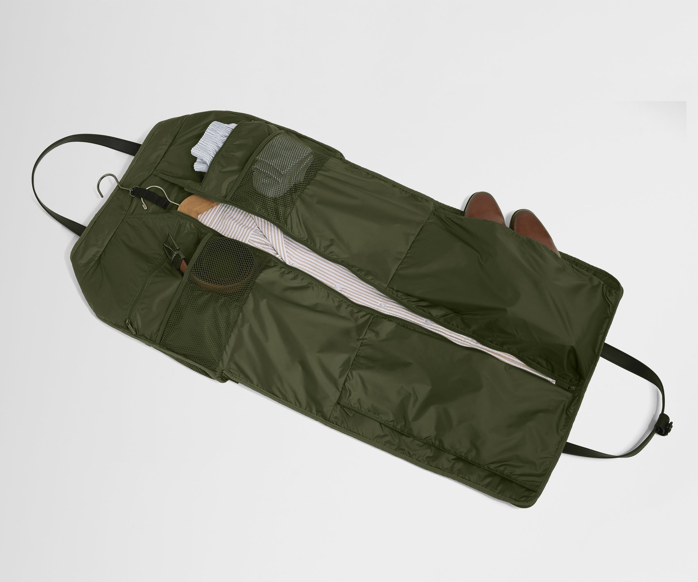 away-garment-duffle-sac-voyage-olive-green-housse image 2