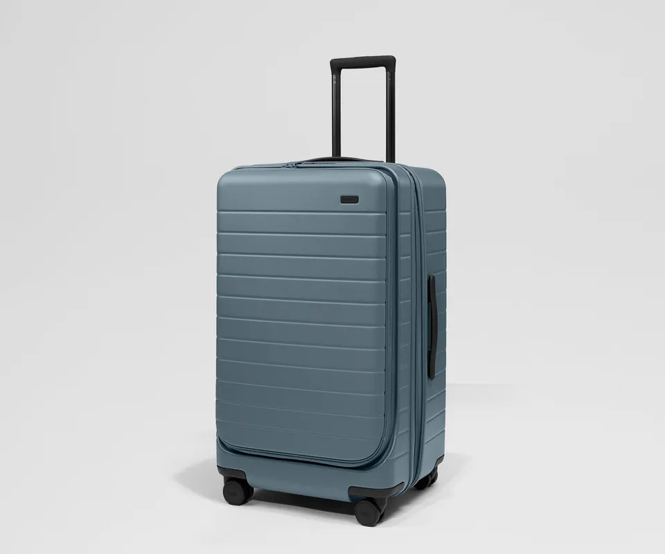 away-topside-medium-trunk-valise-soute-coast-blue-frein image 1