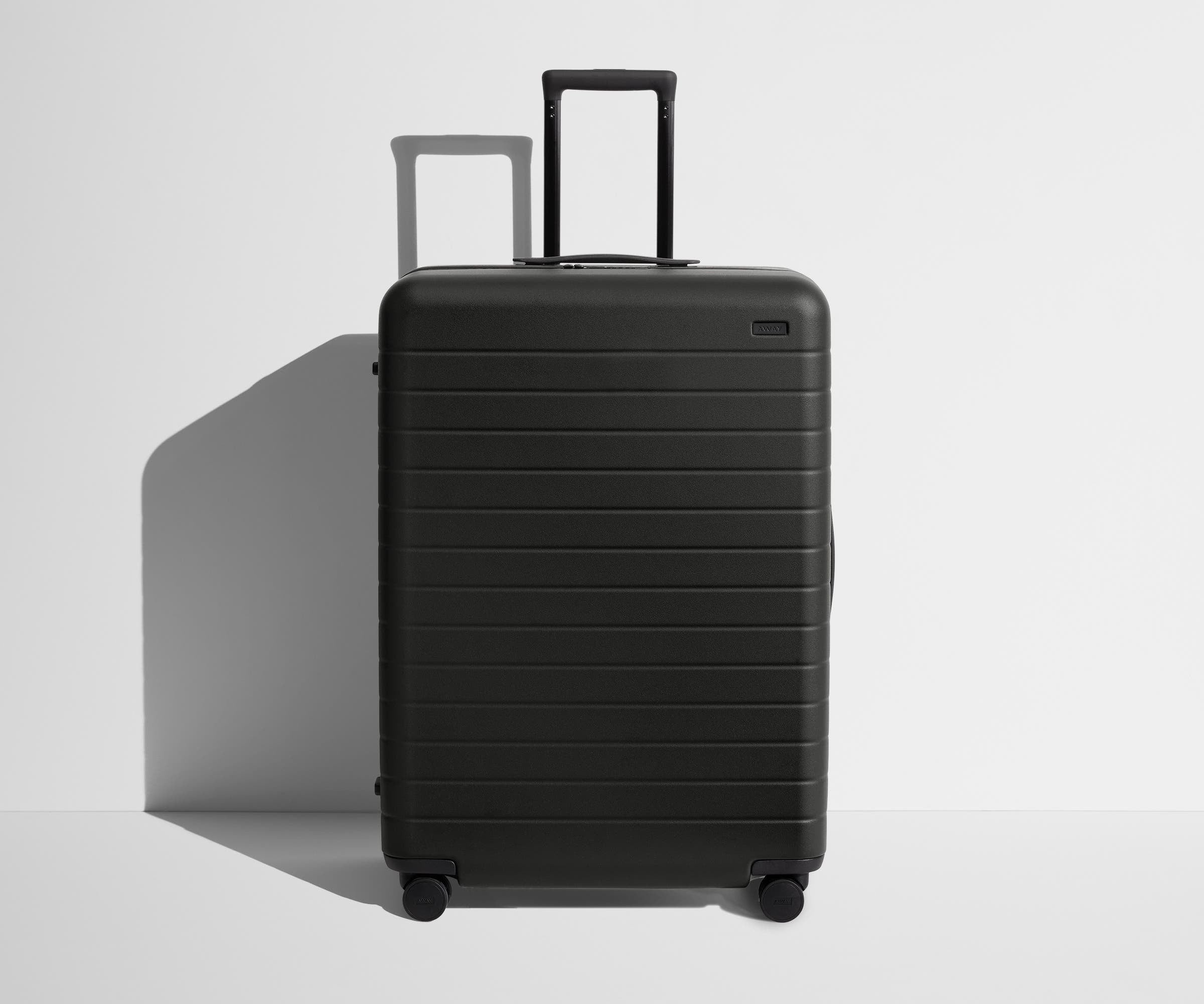 away-the-large-valise-soute-jet-black-grande-taille image 1