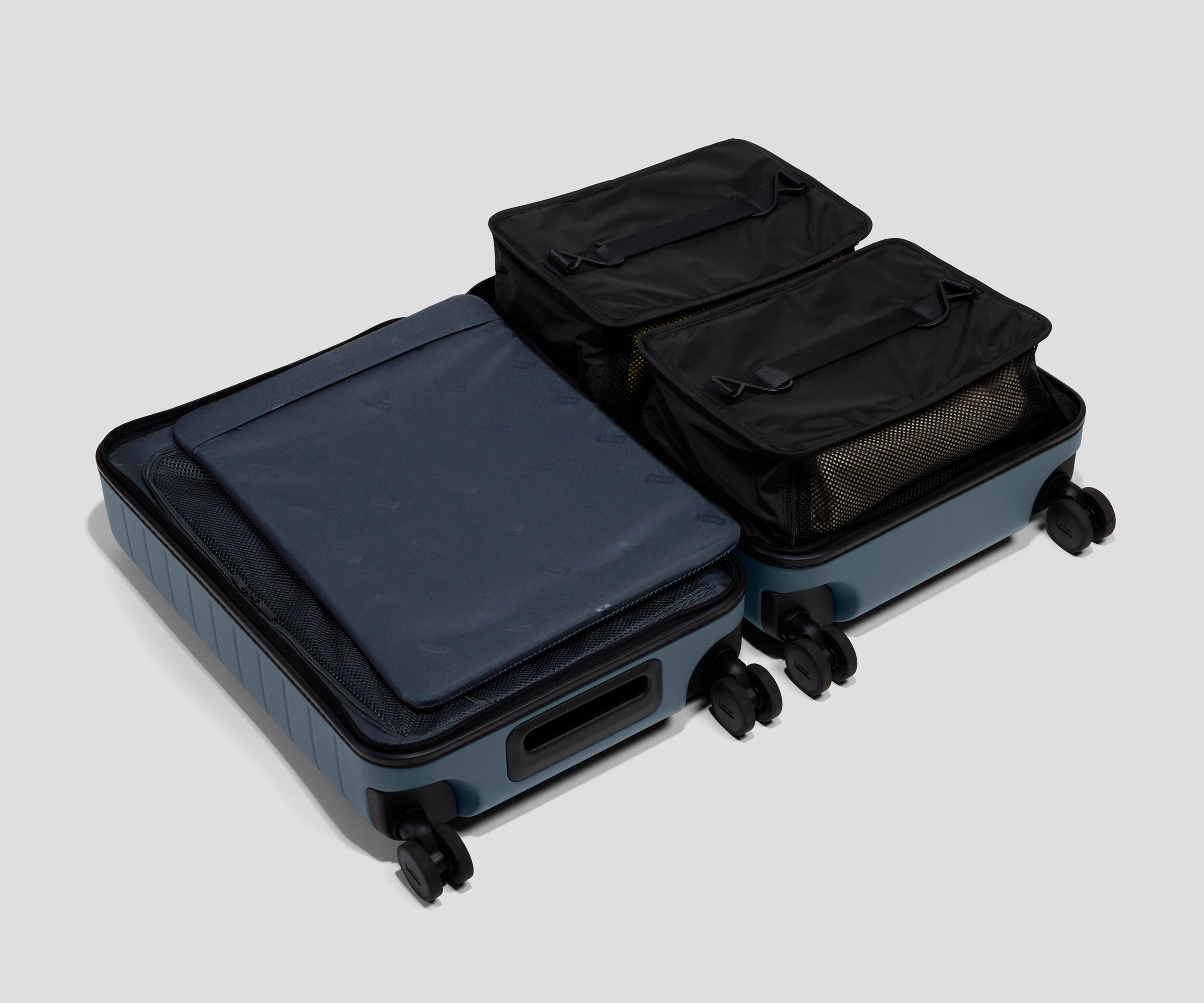 away-packaway-closet-penderie-voyage-noire-cabine image 5