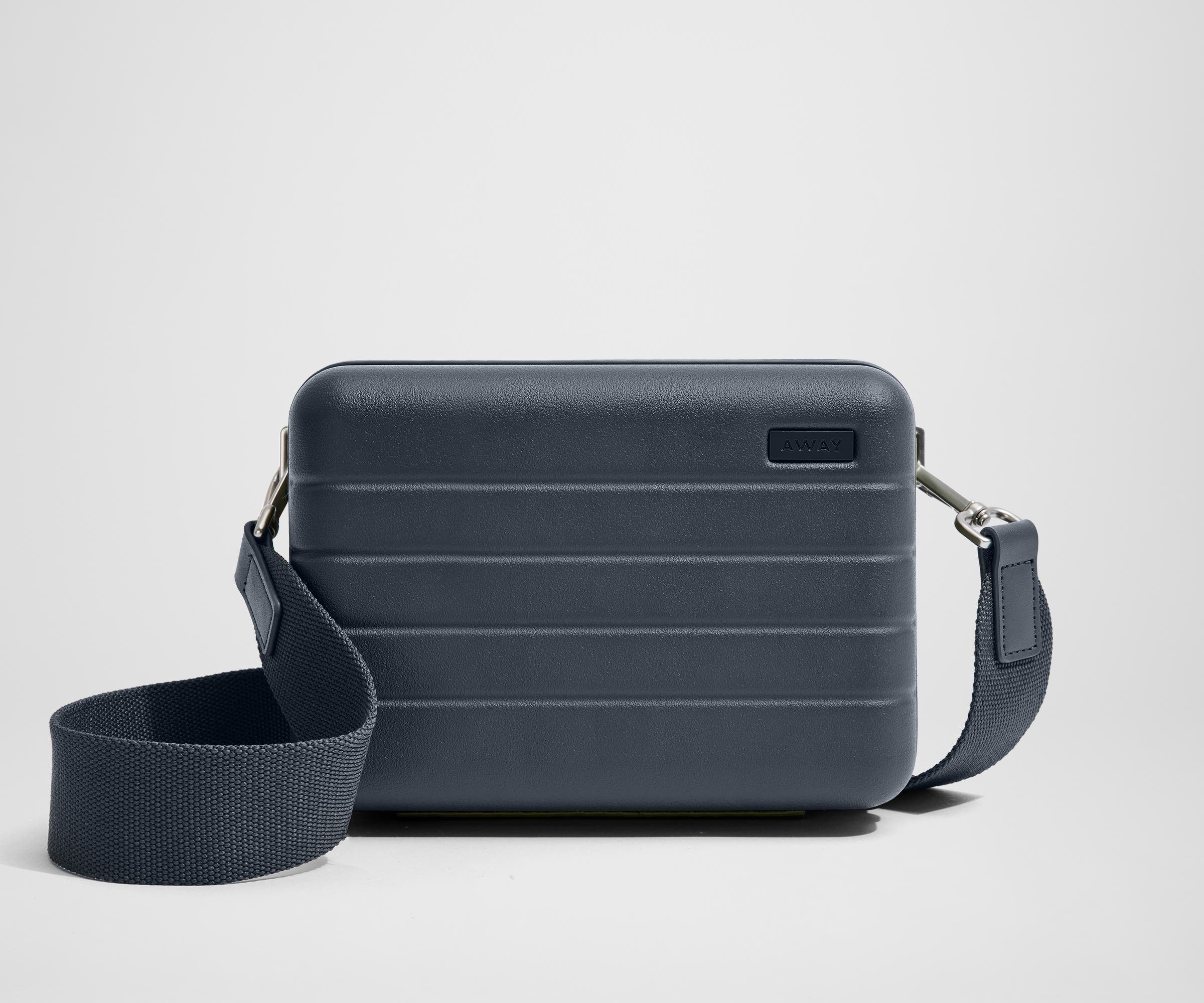 away-mini-crossbody-sac-bandouli-re-bleu-marine-rigide image 1
