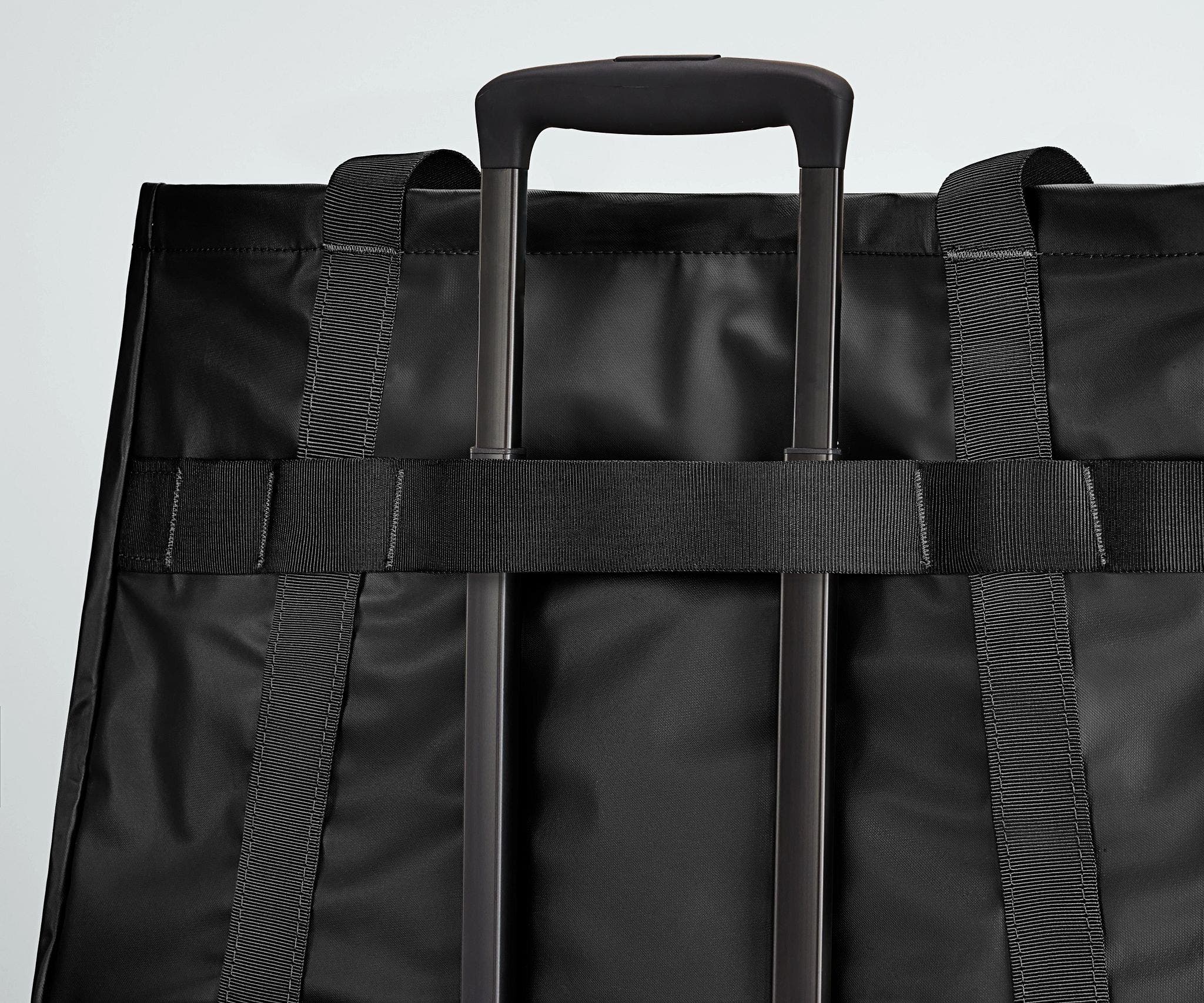 away-active-tote-45l-sac-tote-jet-black-imperm-able image 5