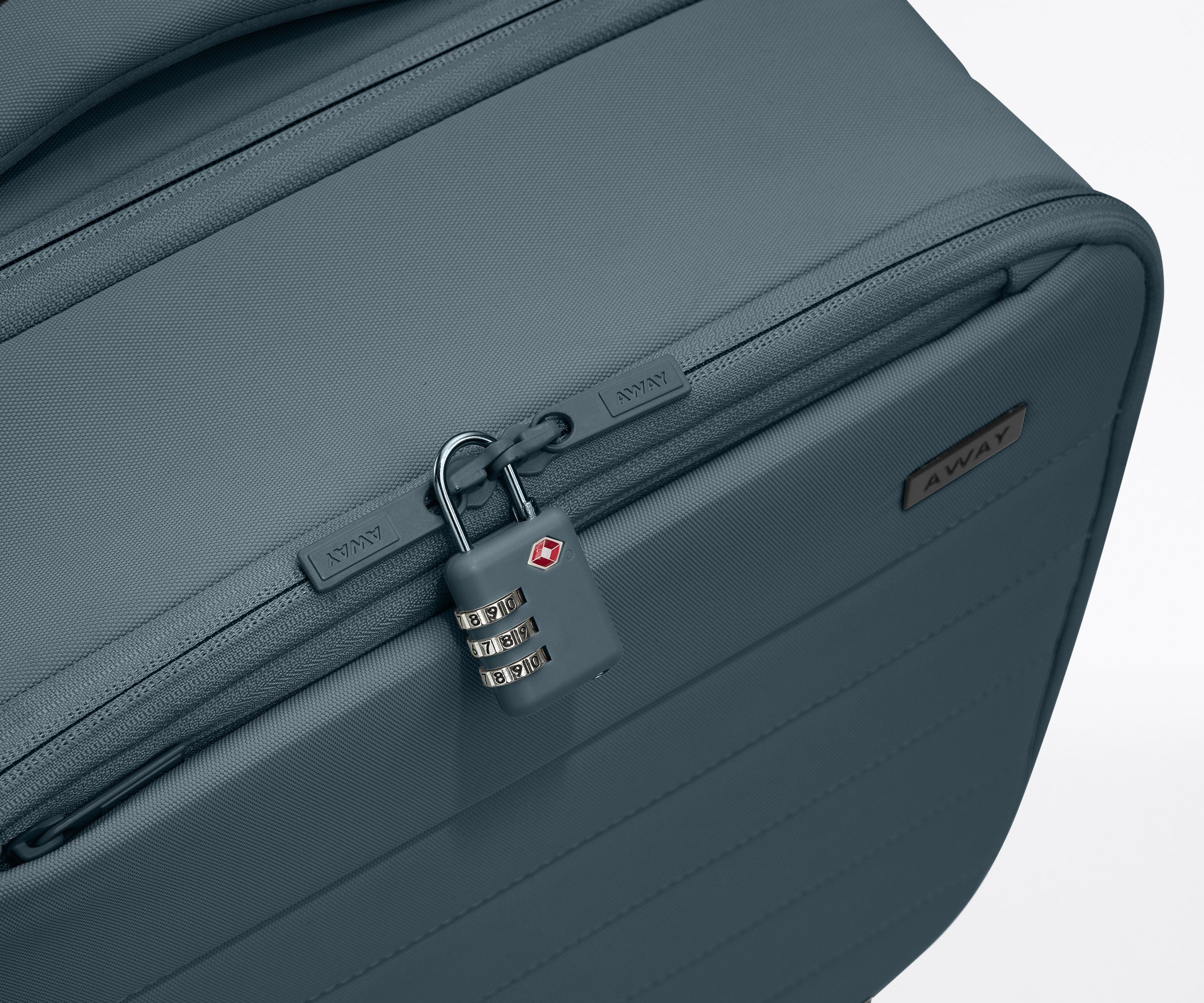away-softside-valise-cabine-souple-bleue-coast-blue image 6