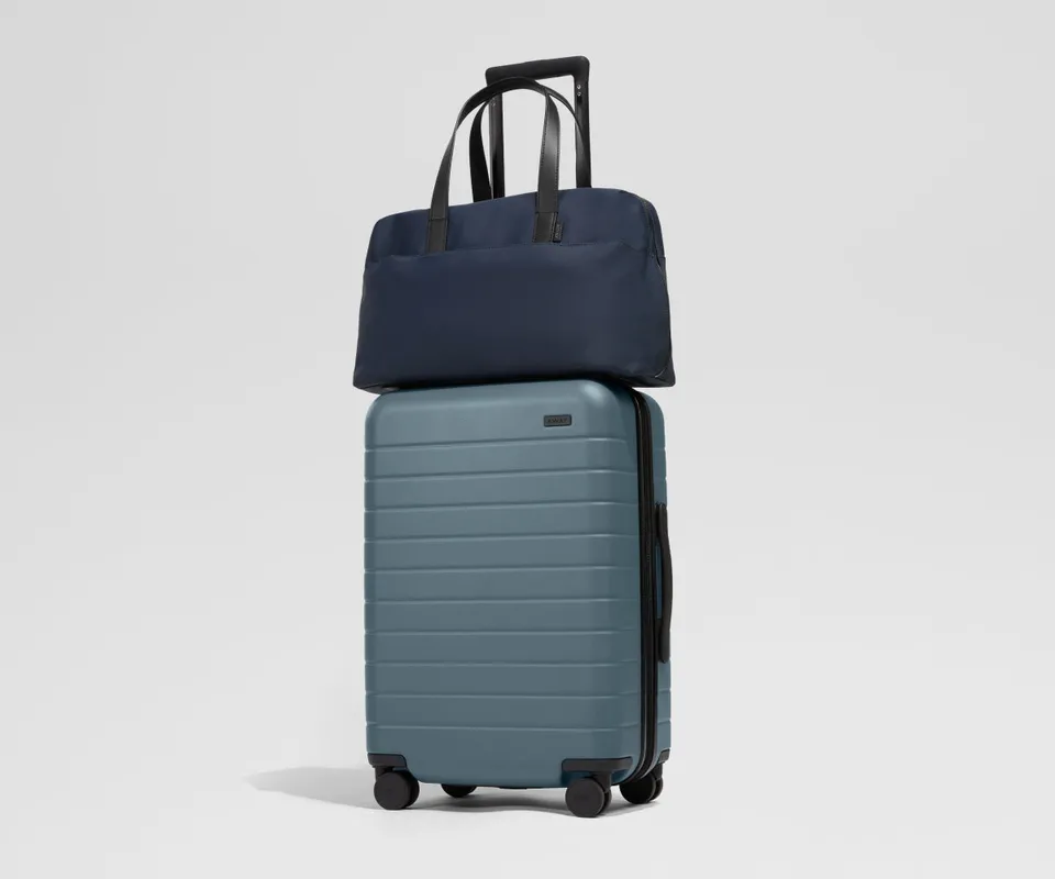away-luggage-sets-wirecutter-bundle-ensemble-valises image 1