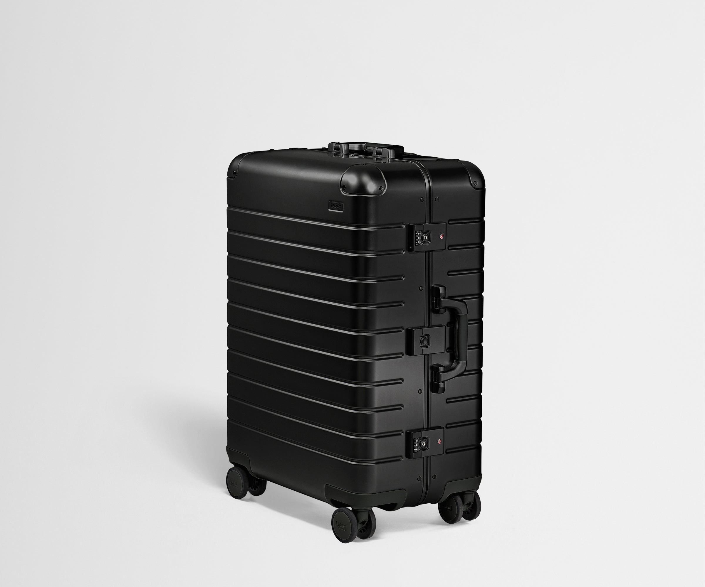 away-medium-aluminum-valise-soute-noir-onyx image 2