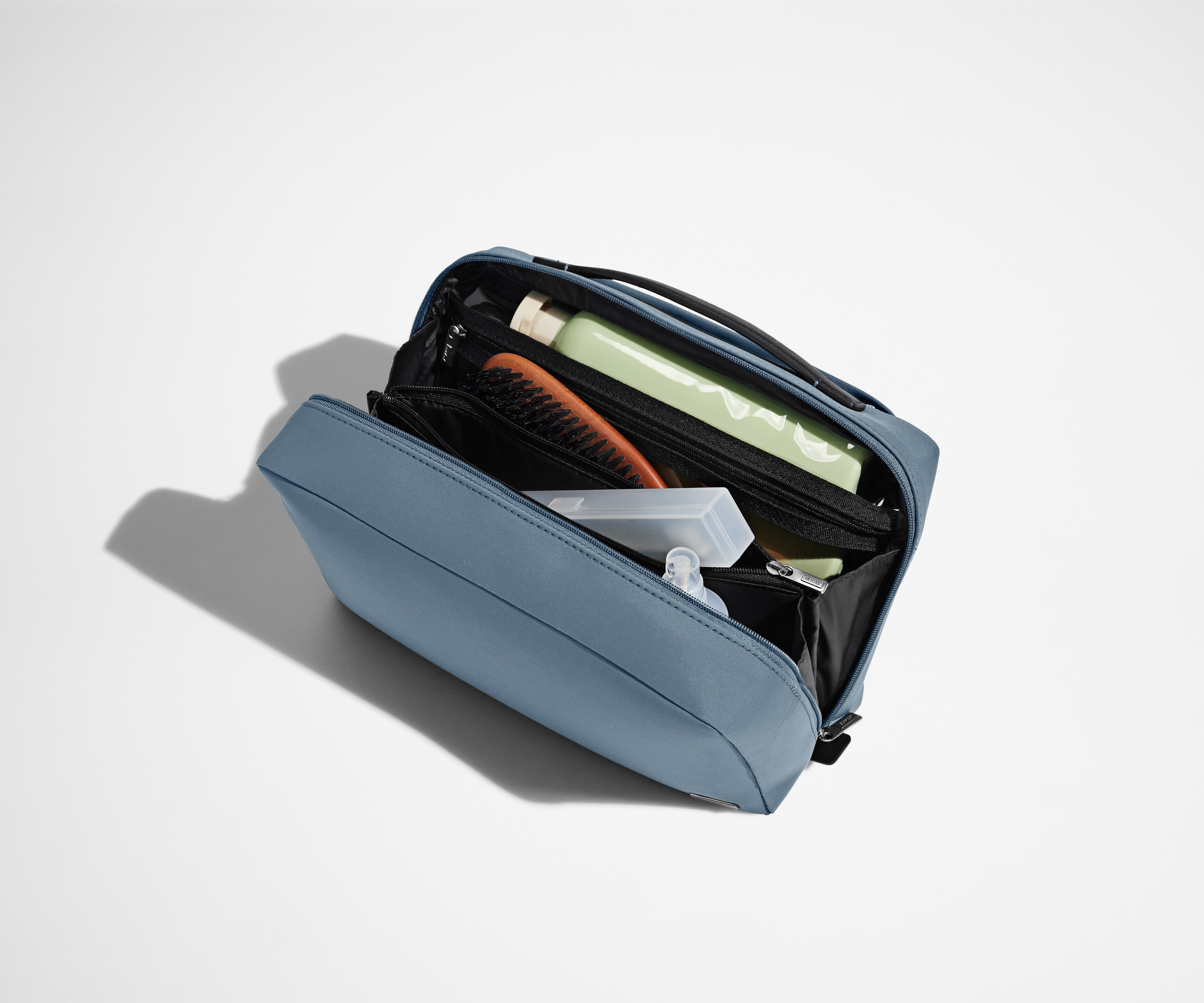away-large-toiletry-bag-trousse-toilette-coast-blue-large image 2