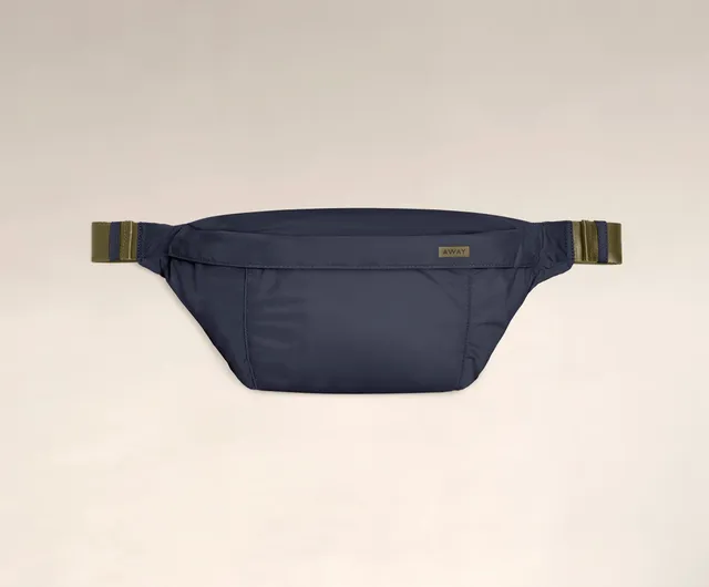 away-packable-sling-bag-sacoche-bleu-marine image 1