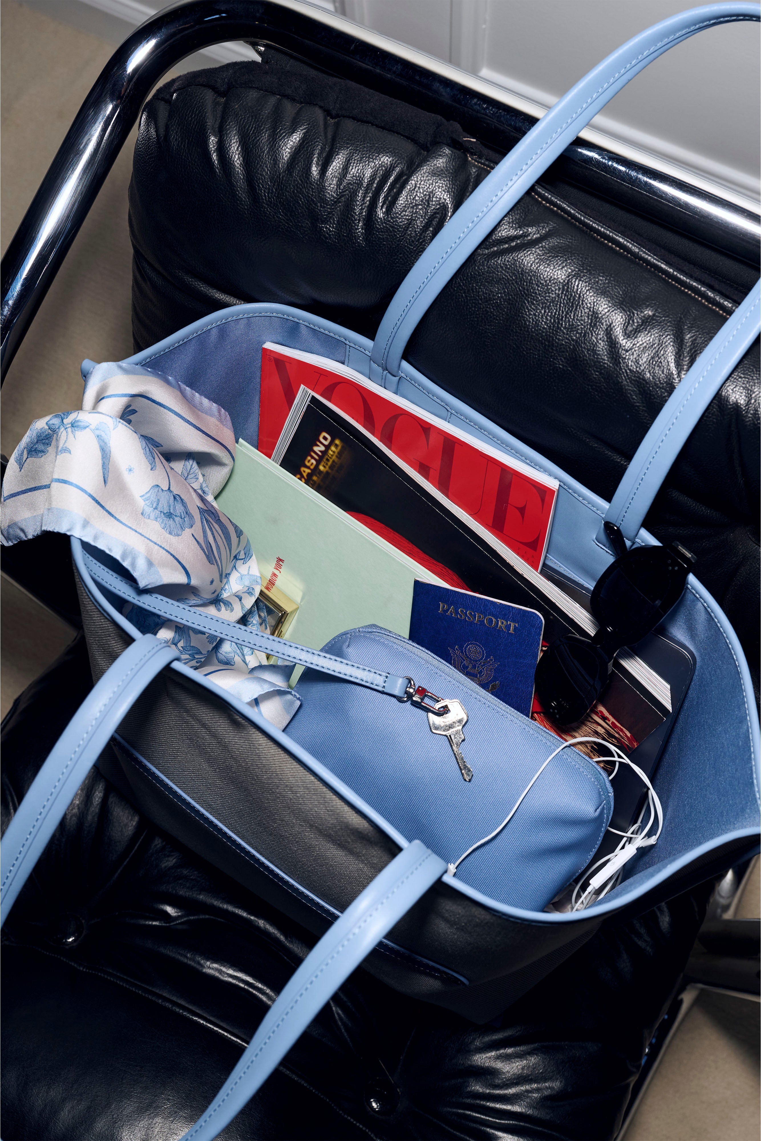 beis-the-canvas-and-leather-tote-cabas-bleu-toile-cuir image 3