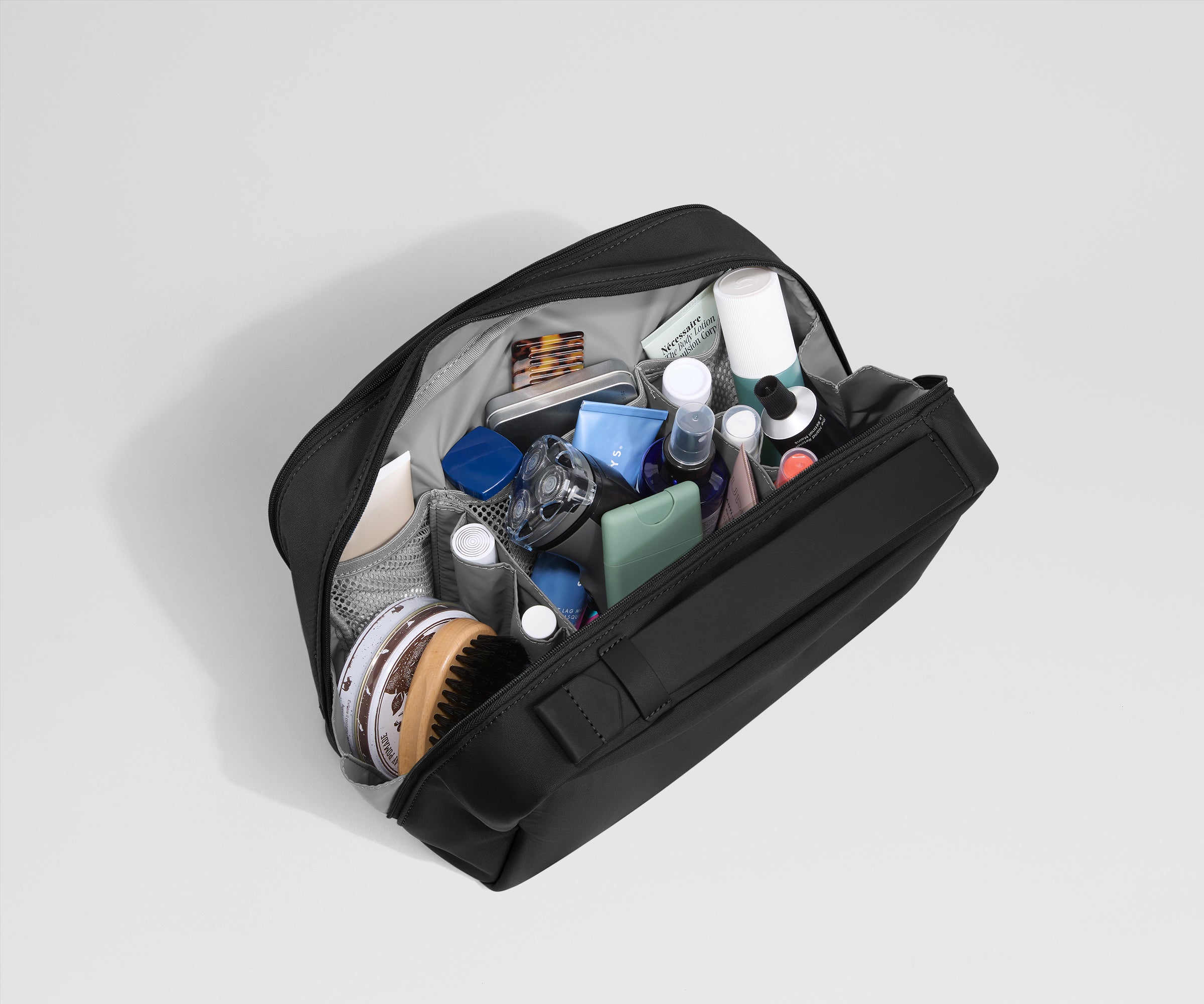 away-extra-large-trousse-de-toilette-jet-black-grand-flacon image 5