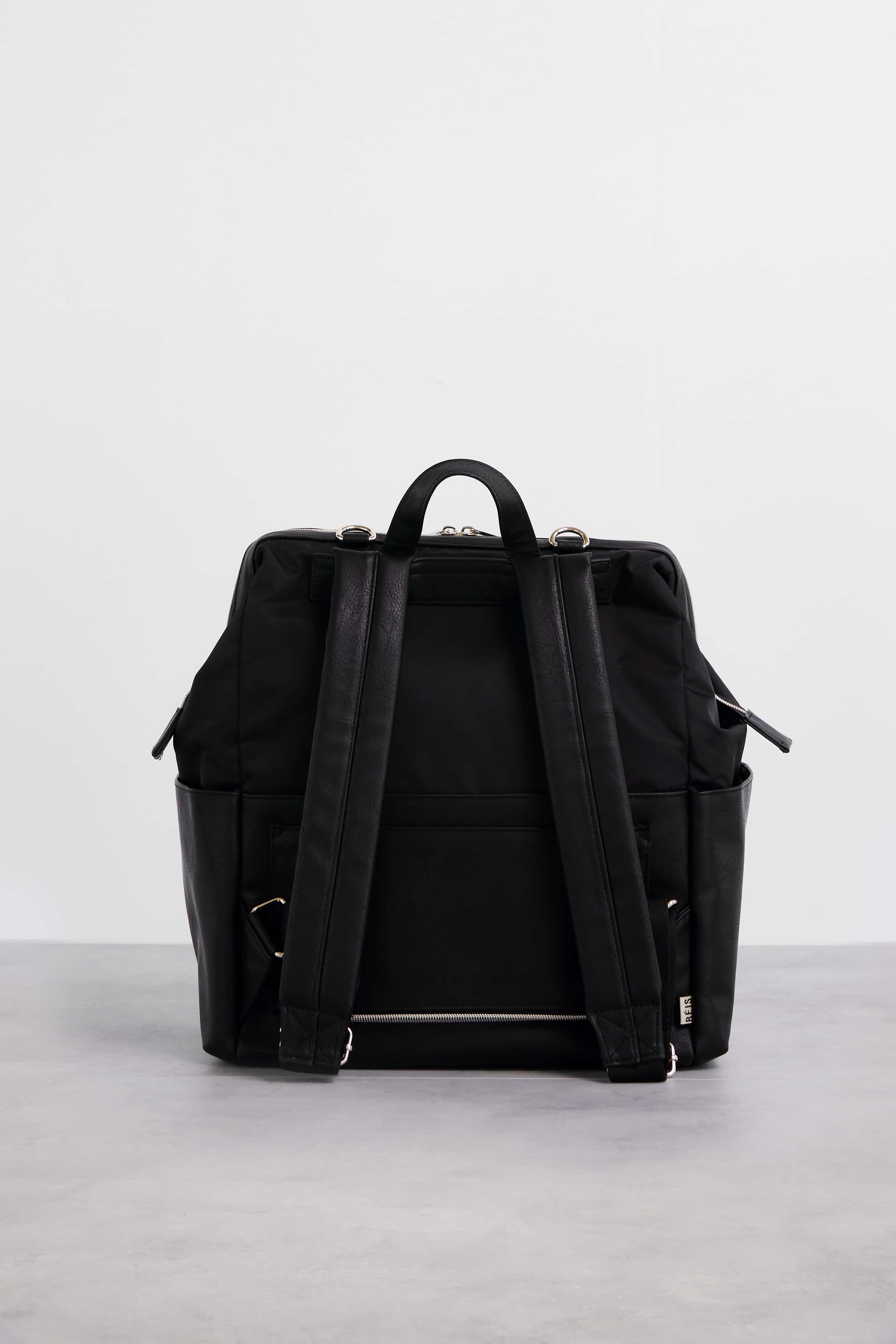 beis-the-backpack-sac-dos-langer-noir-avec-matelas-2 image 4