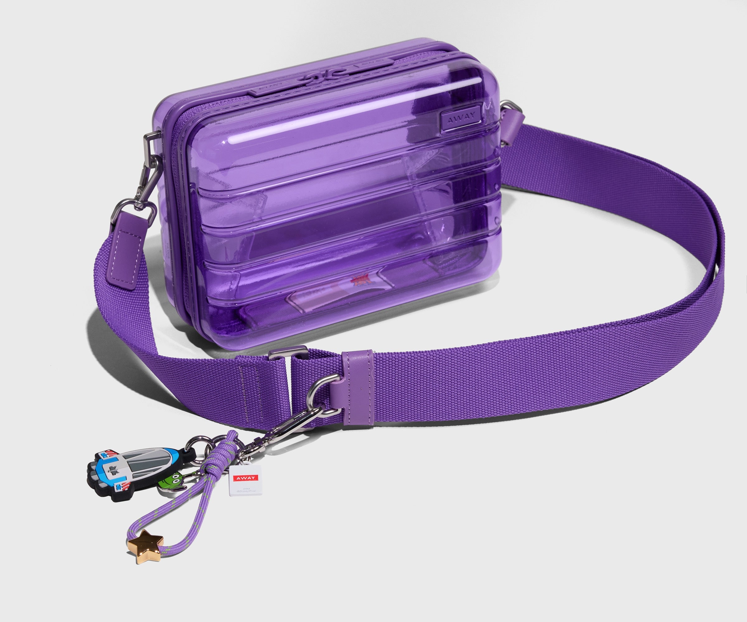away-toy-story-5-breloque-bagage-buzz-lightyear image 2