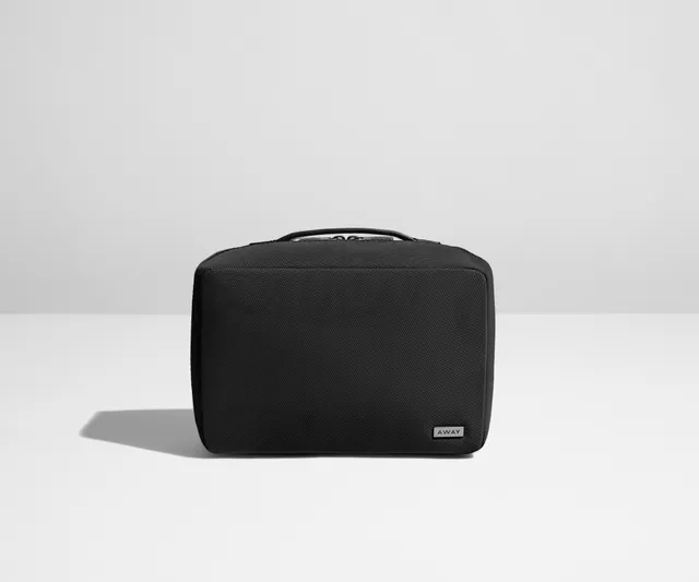 away-toiletry-bags-petite-trousse-jet-black-trousse-de-toilette-nylon image 1