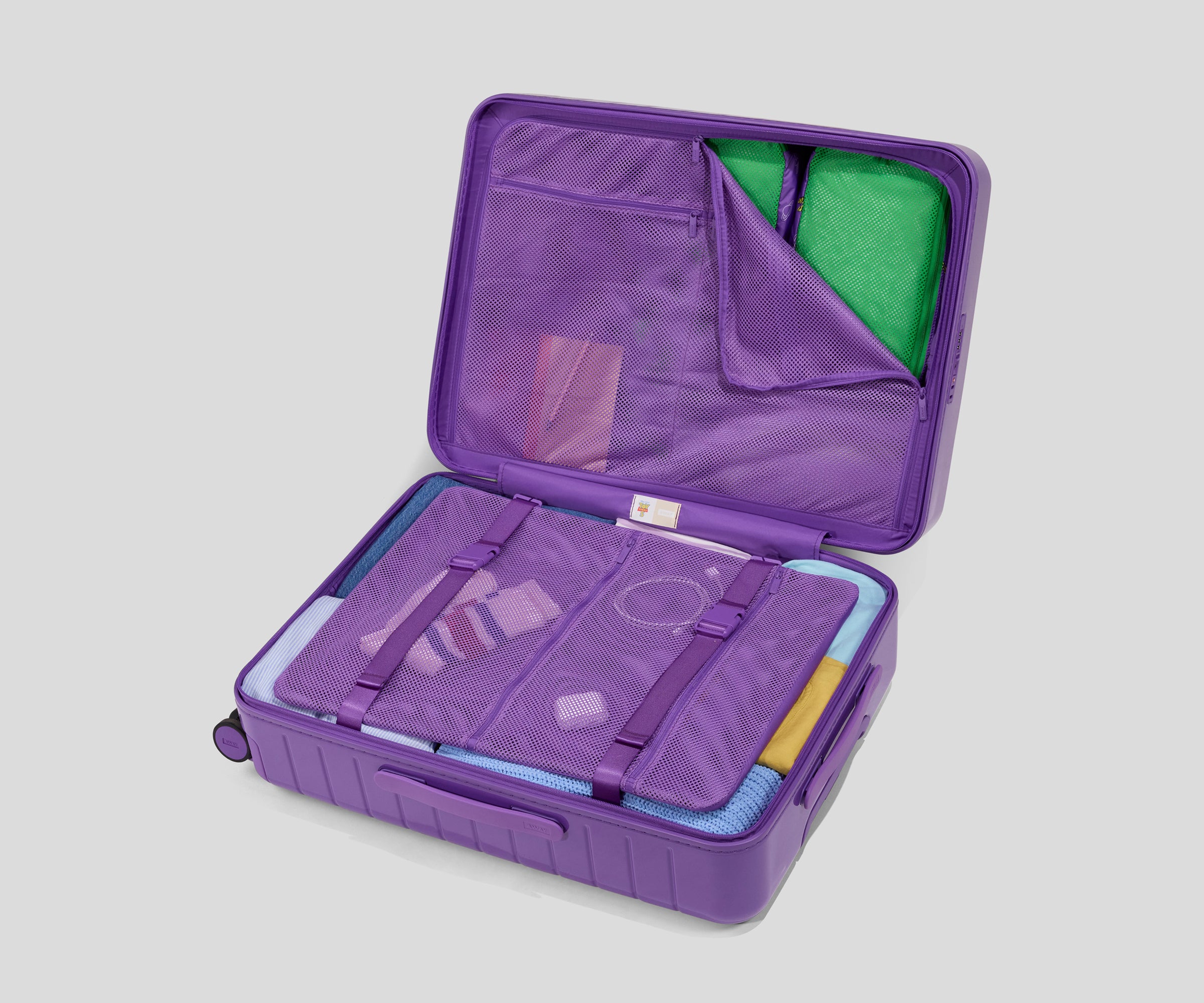away-the-medium-valise-soute-buzz-lightyear-violet-rigide image 3
