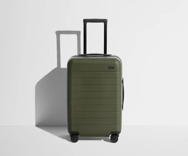 away-carry-on-valise-cabine-vert-olive-rigide image 1