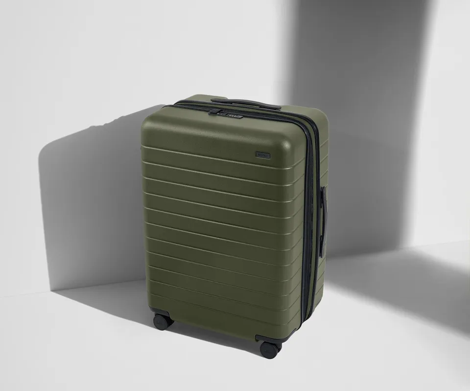 away-medium-flex-valise-soute-vert-olive-extensible image 1
