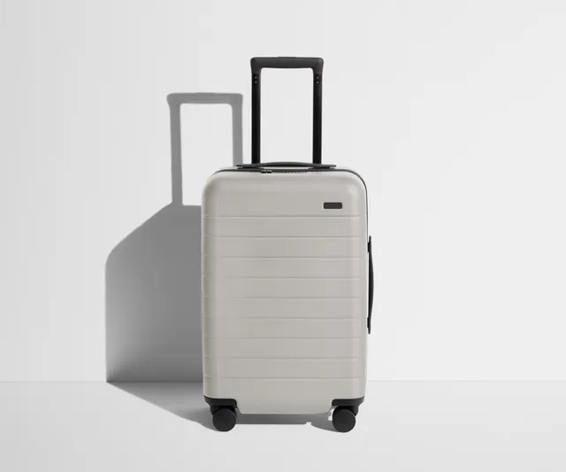 away-the-carry-on-valise-cabine-cloud-gray image 1