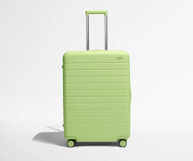 away-medium-valise-soute-vert-matcha-rigide-1-2-sem image 1