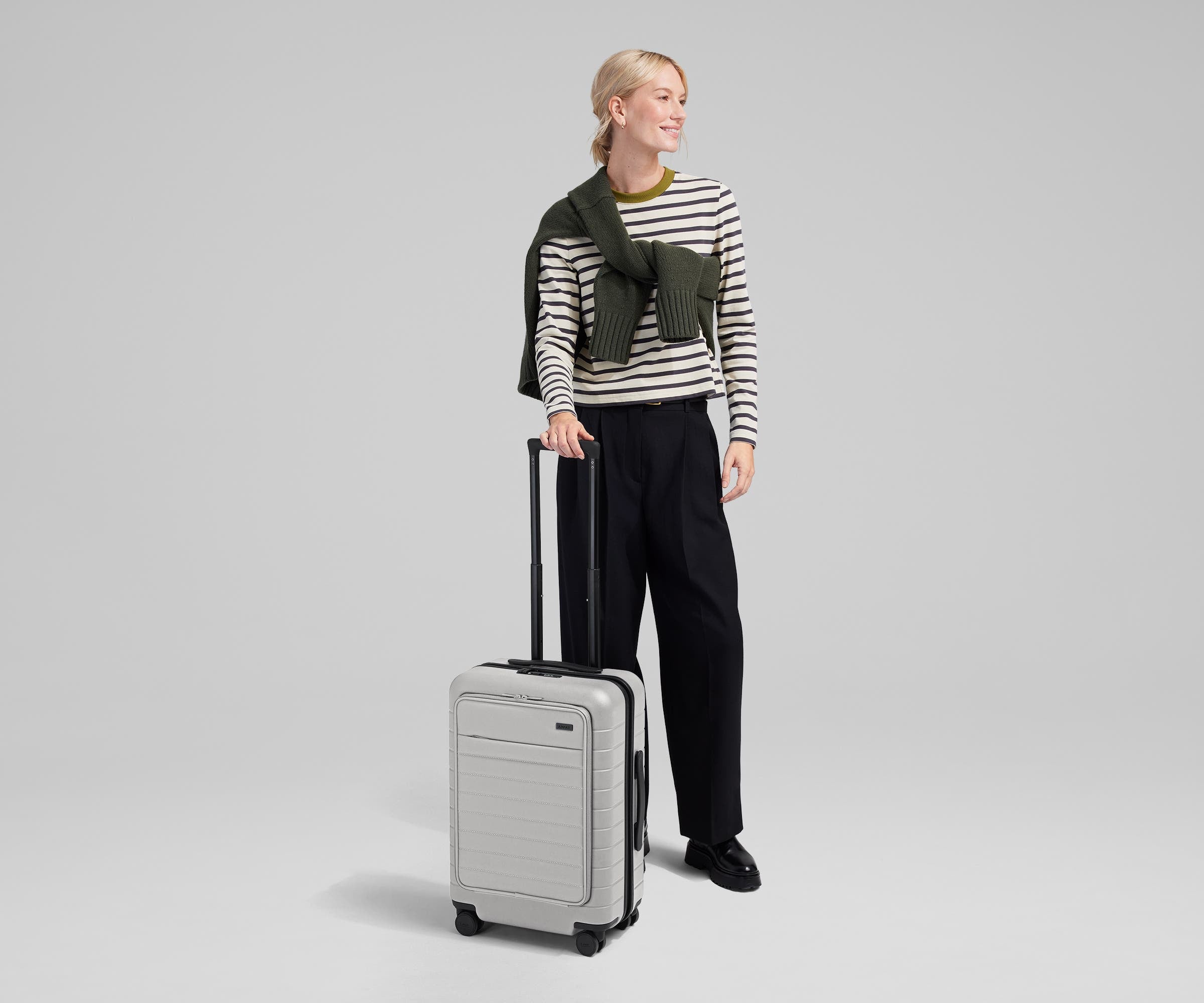 away-executive-bigger-carry-on-valise-cabine-cloud-gray image 4