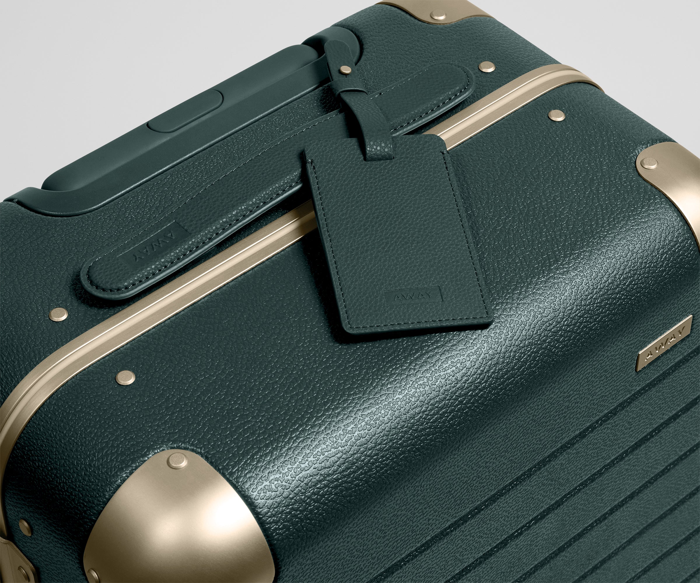 away-aluminum-edge-valise-cabine-ivy-green-rigide-aluminium image 8