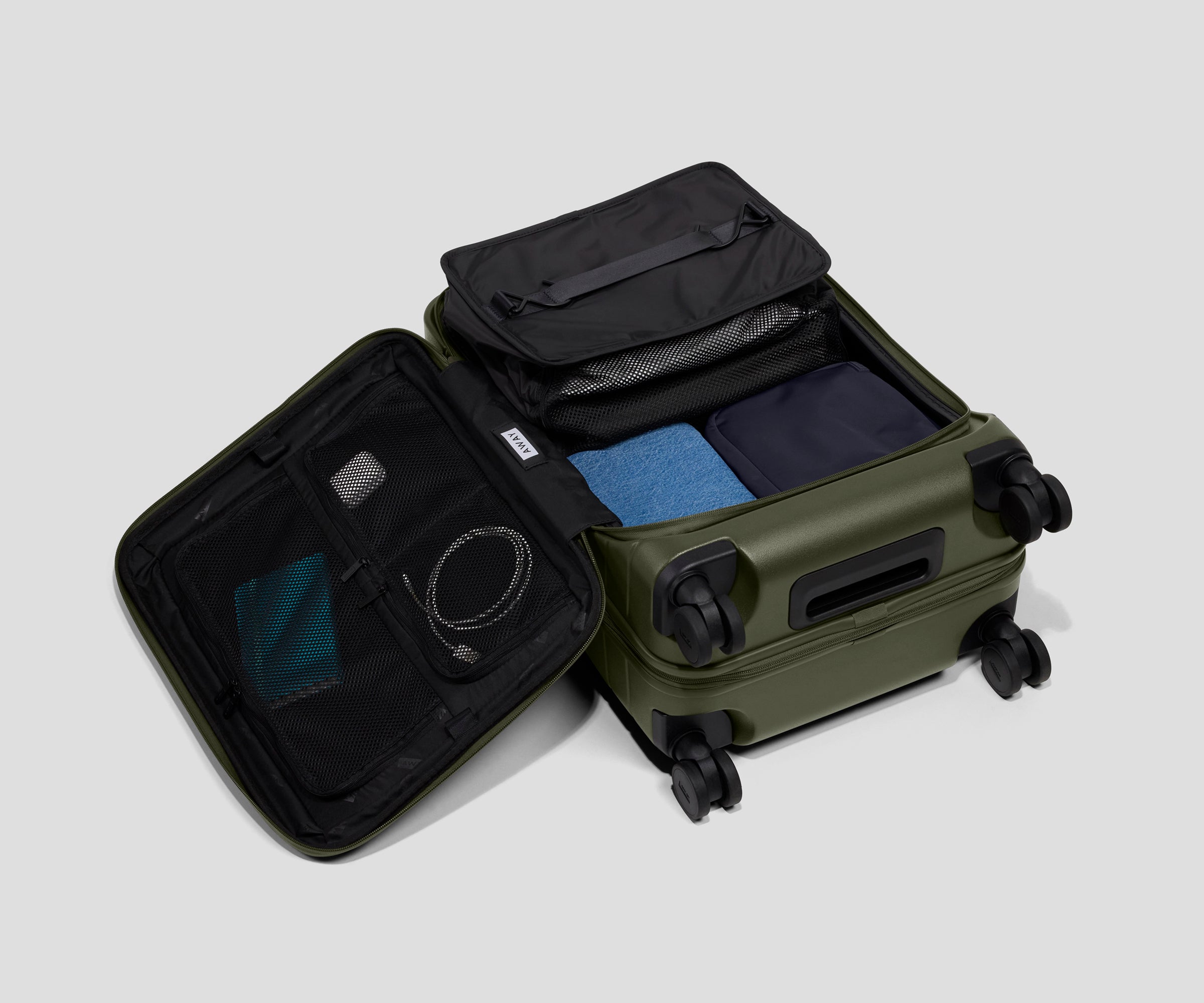 away-packaway-closet-penderie-voyage-noire-cabine image 3