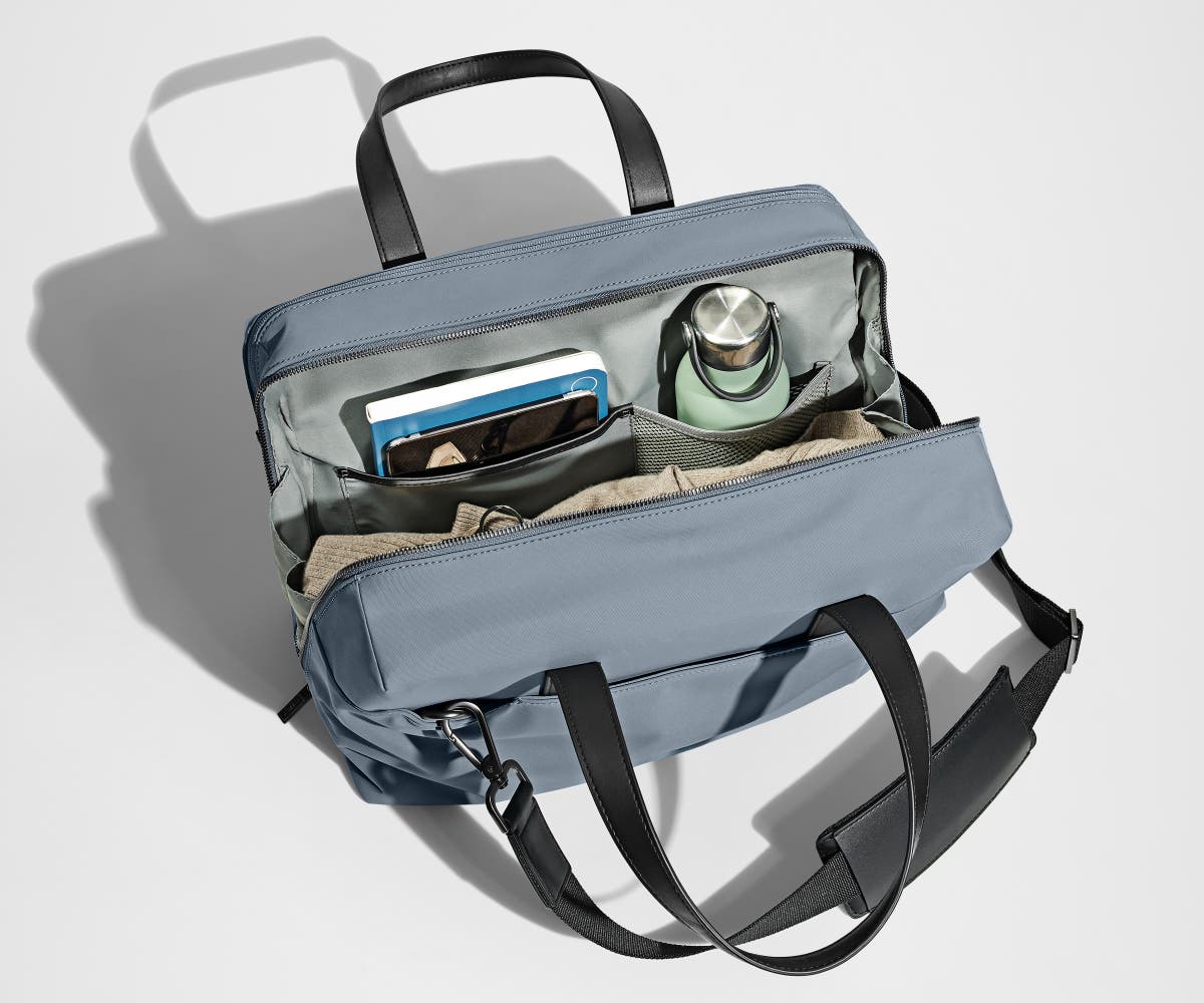 away-everywhere-bag-sac-bandouli-re-coast-blue-16-pouces image 3