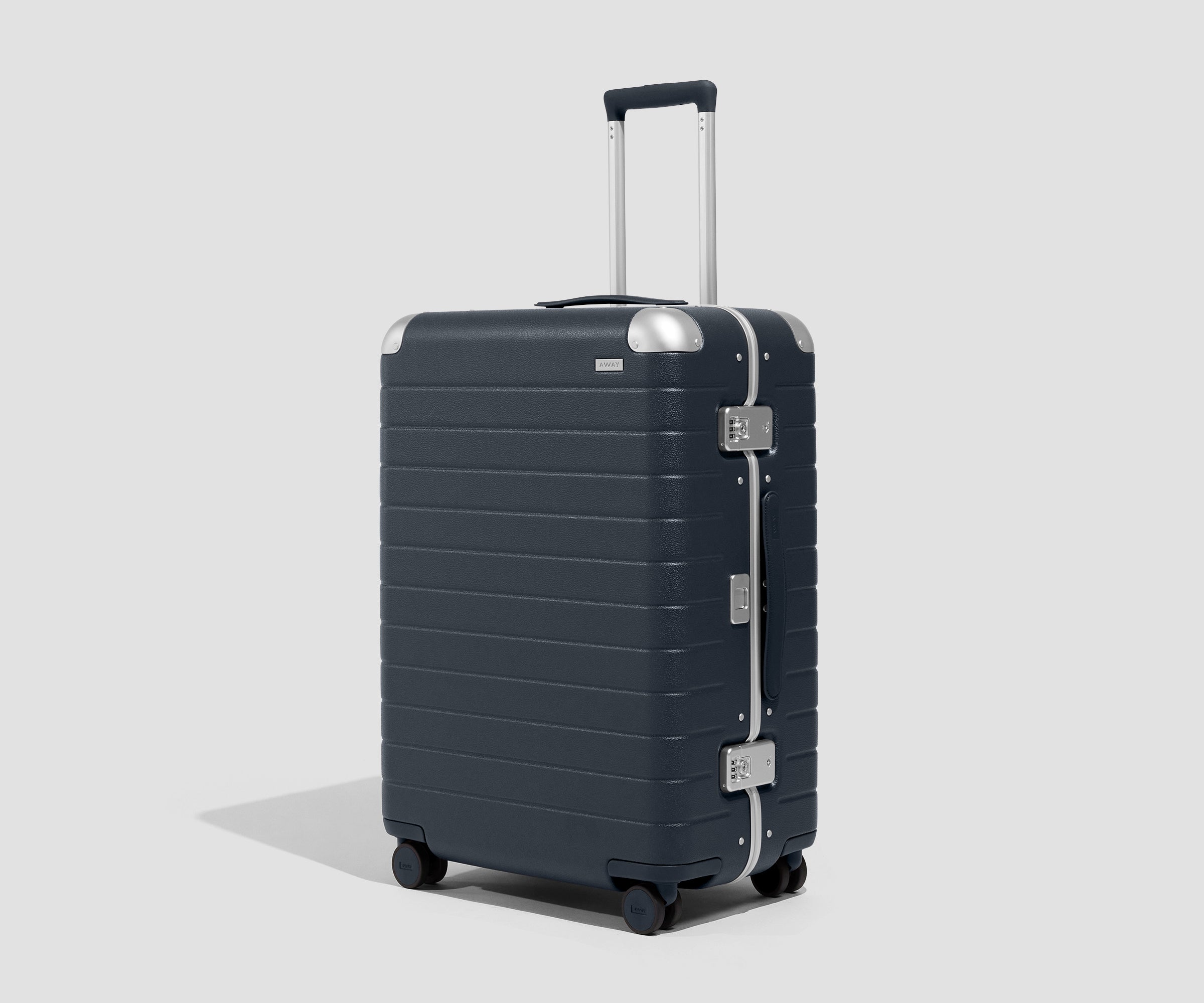 away-aluminum-edge-medium-valise-soute-bleu-marine image 1