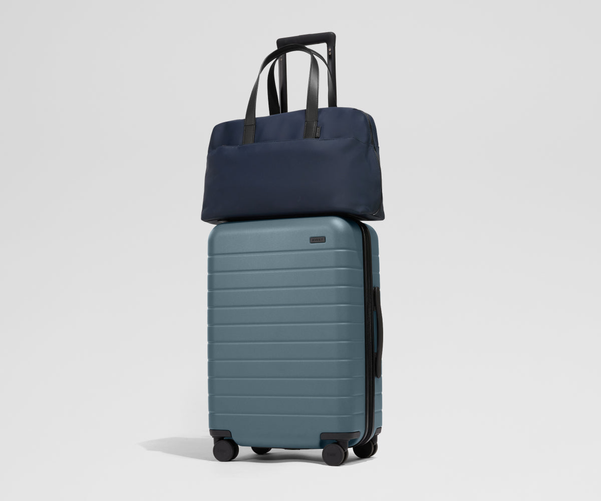 away-luggage-sets-wirecutter-bundle-ensemble-valises image 1