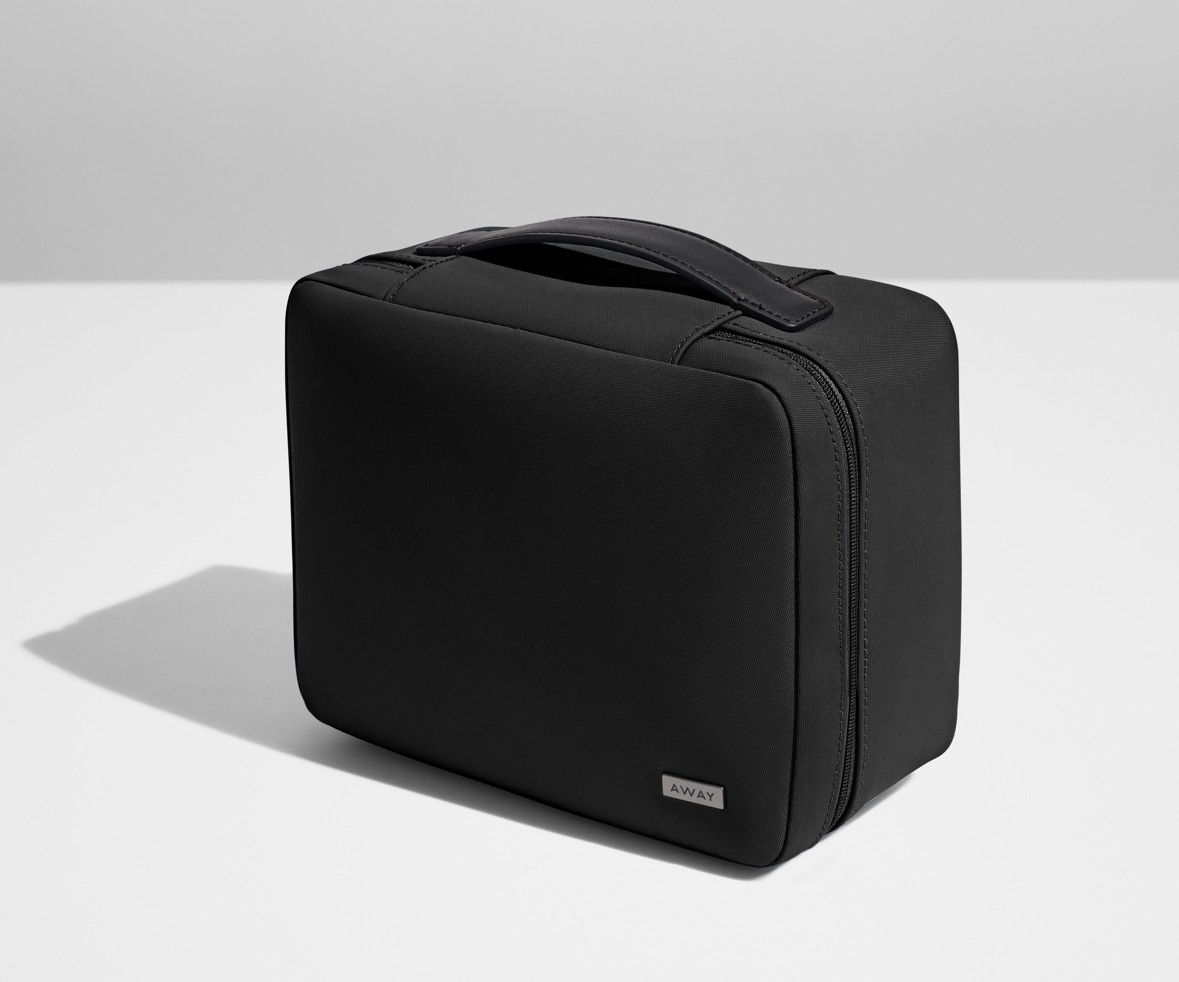 away-cosmetics-bag-trousse-maquillage-noir-pinceaux image 2