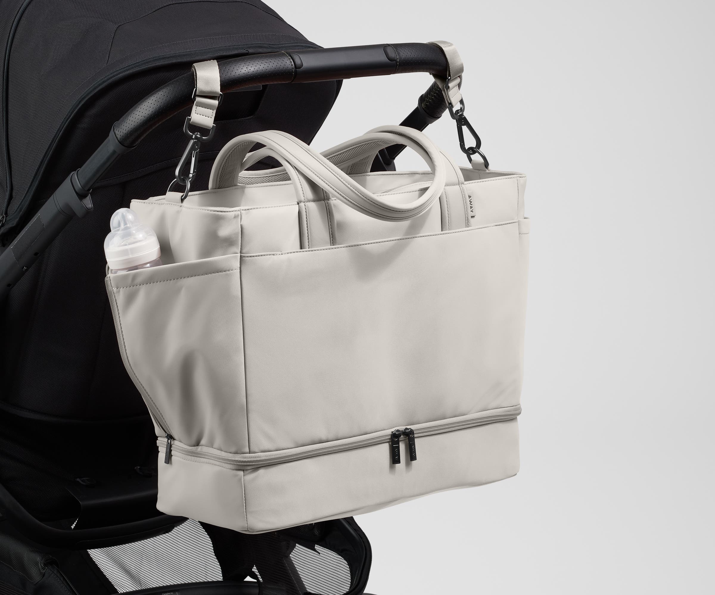 away-double-diaper-tote-sac-langer-gris-cloud-gray image 7