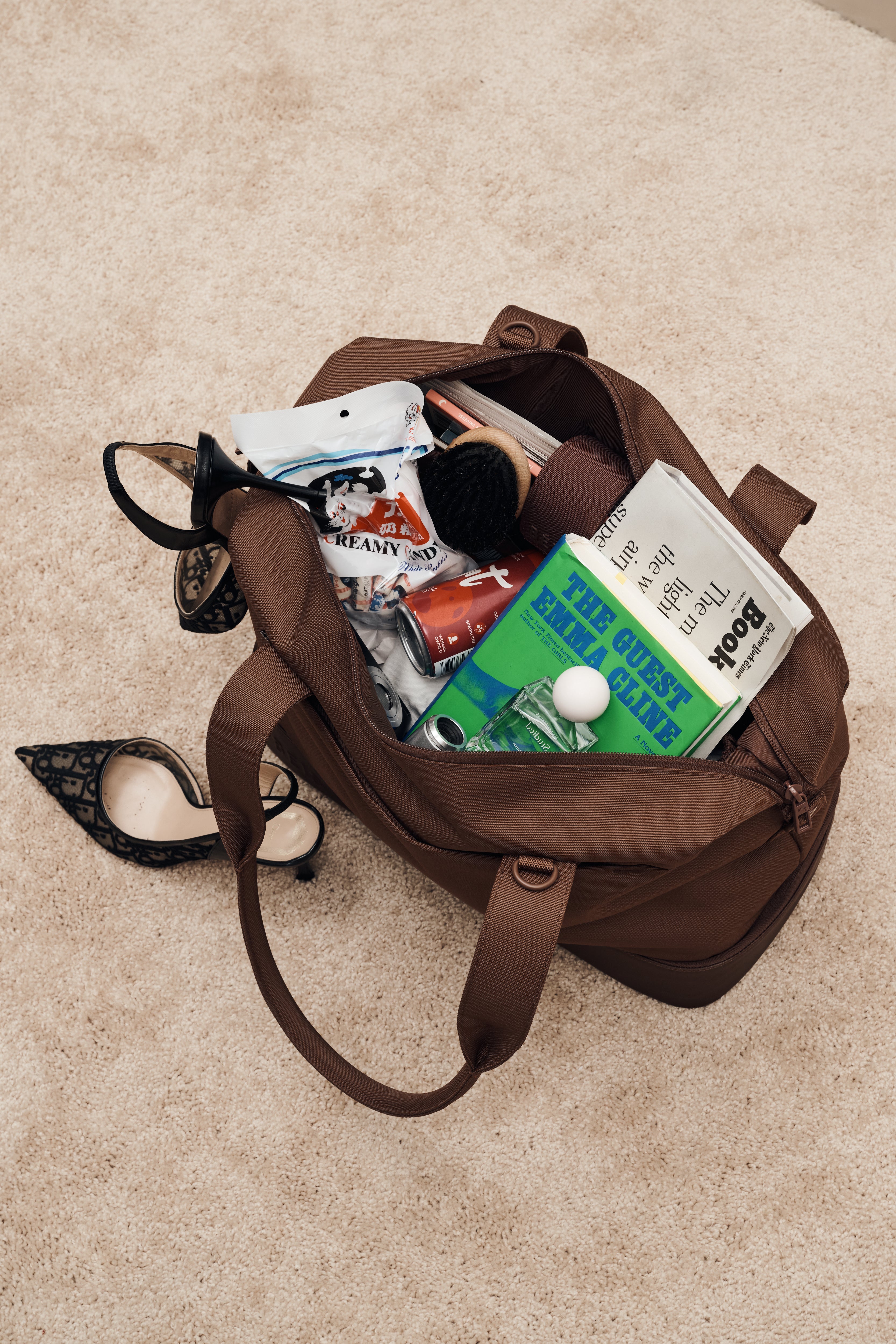 beis-the-weekend-travel-set-sac-week-end-trousse-maple image 2