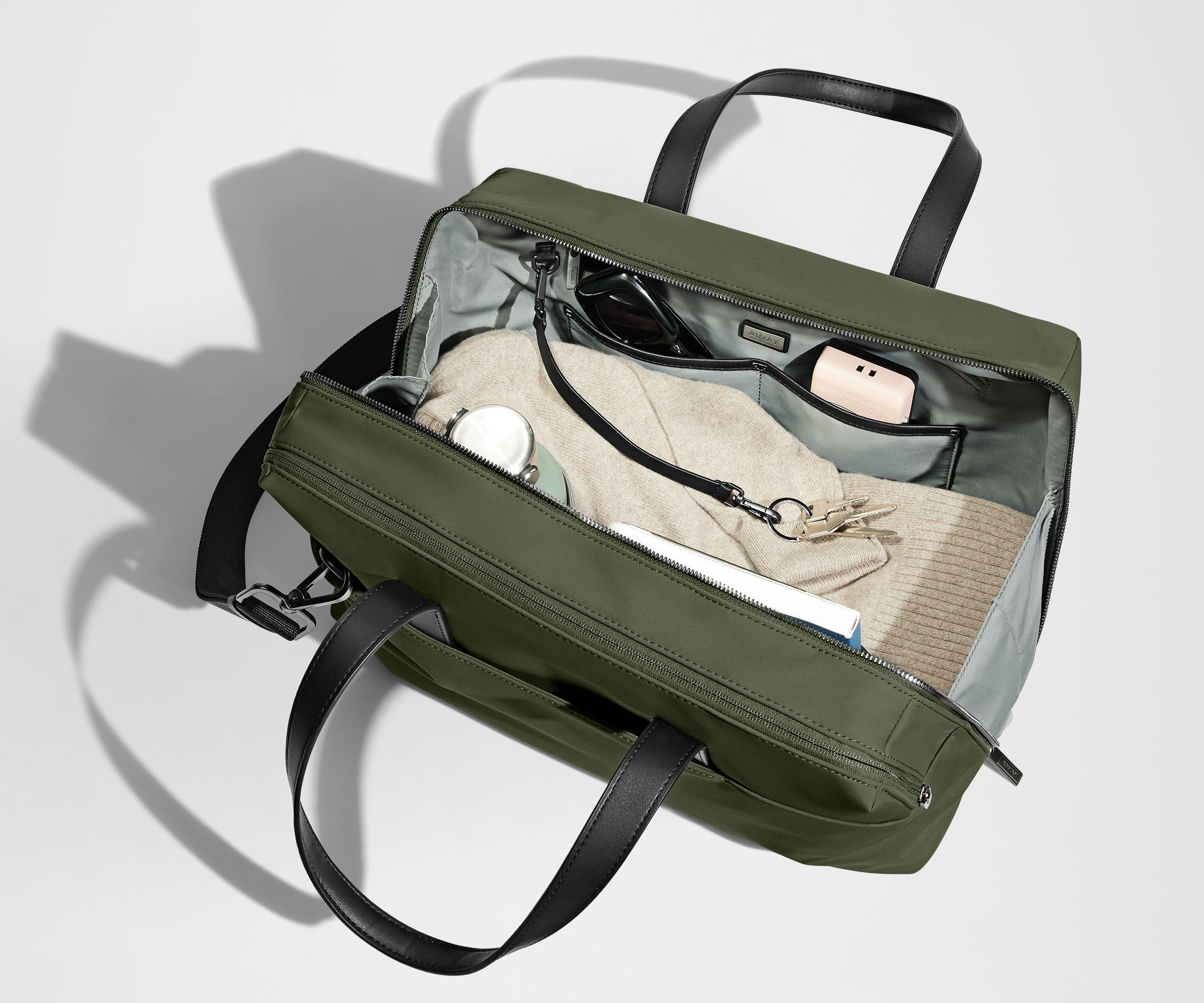 away-everywhere-bag-sac-bandouli-re-vert-olive-16-pouces image 4