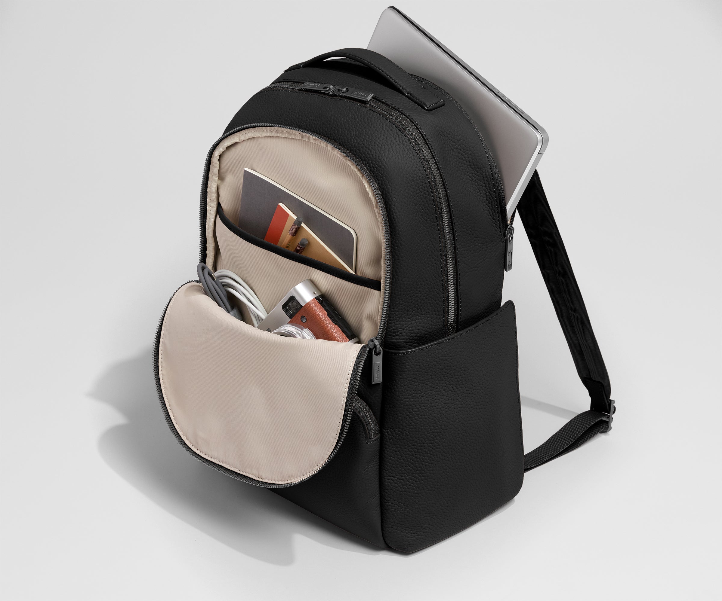 away-leather-sac-dos-cuir-noir-jet-black image 3