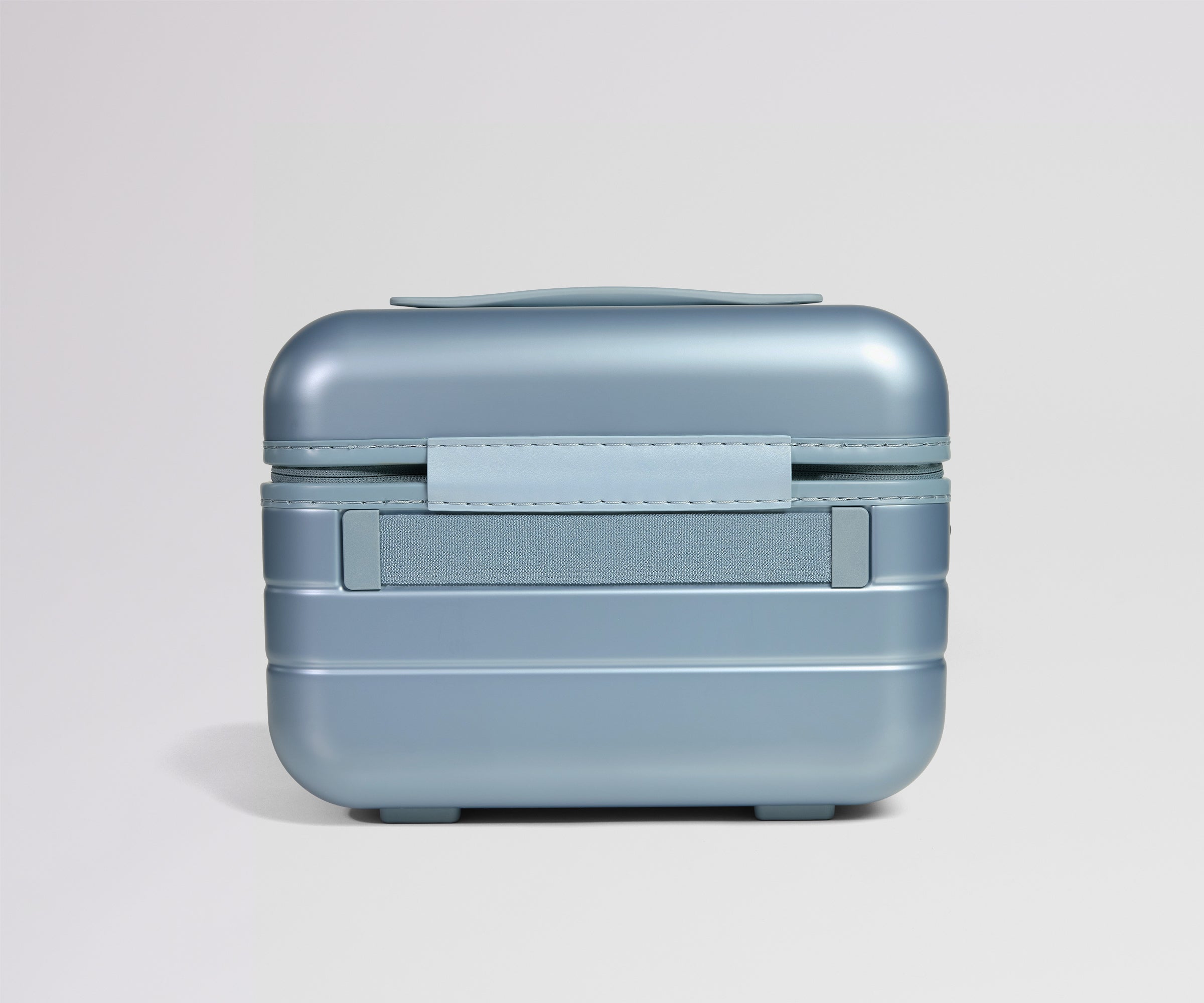 away-train-case-vanity-rigide-arctic-blue image 3