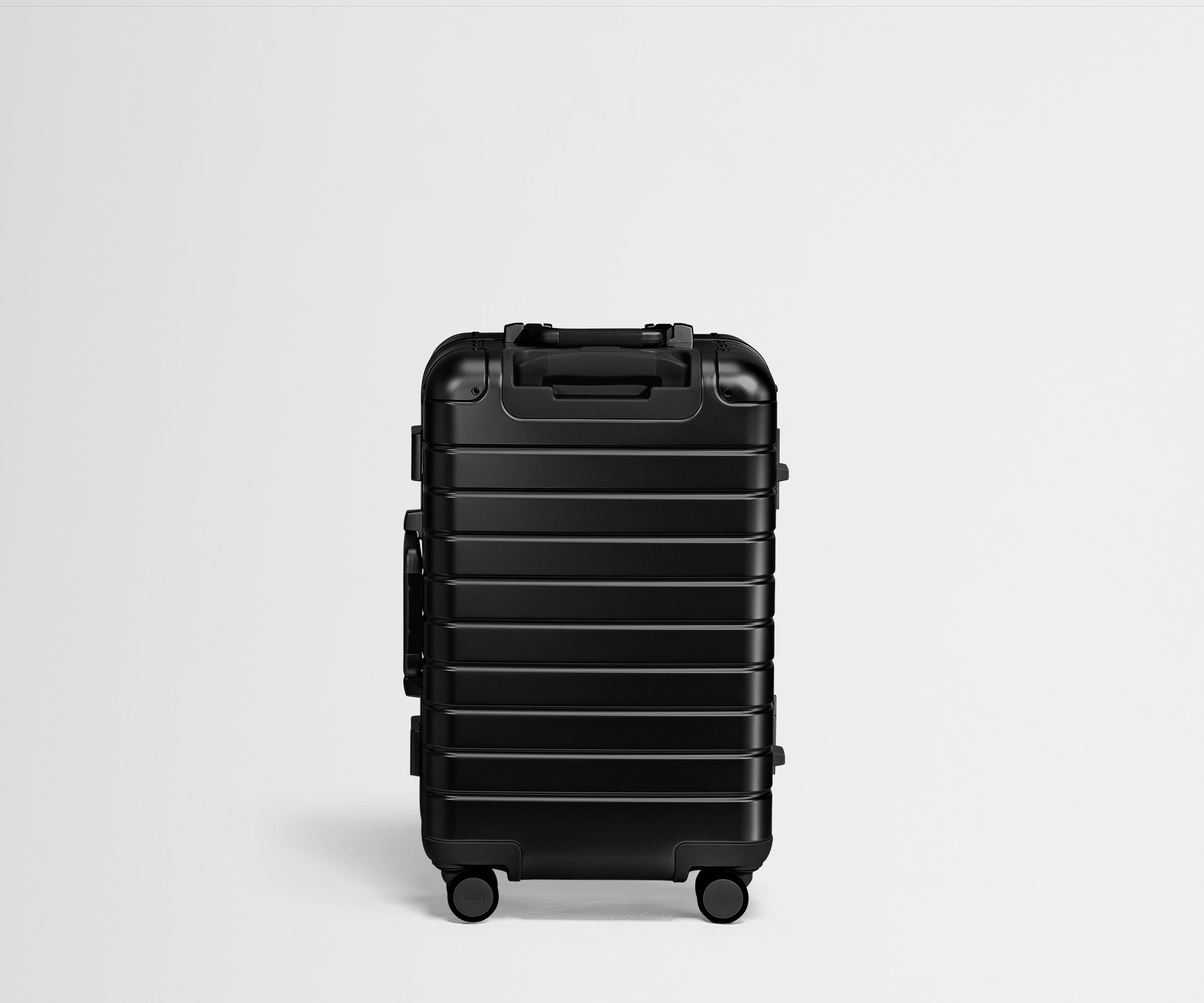 away-bigger-carry-on-valise-cabine-aluminium-noir-onyx image 6