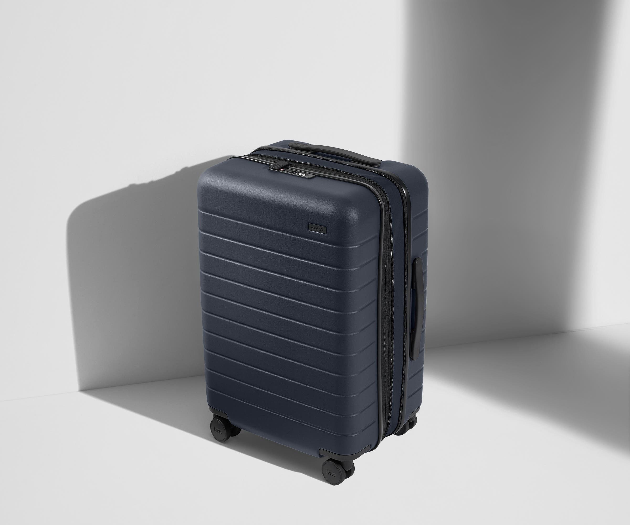 away-bigger-carry-on-flex-valise-cabine-extensible-coast-blue image 7