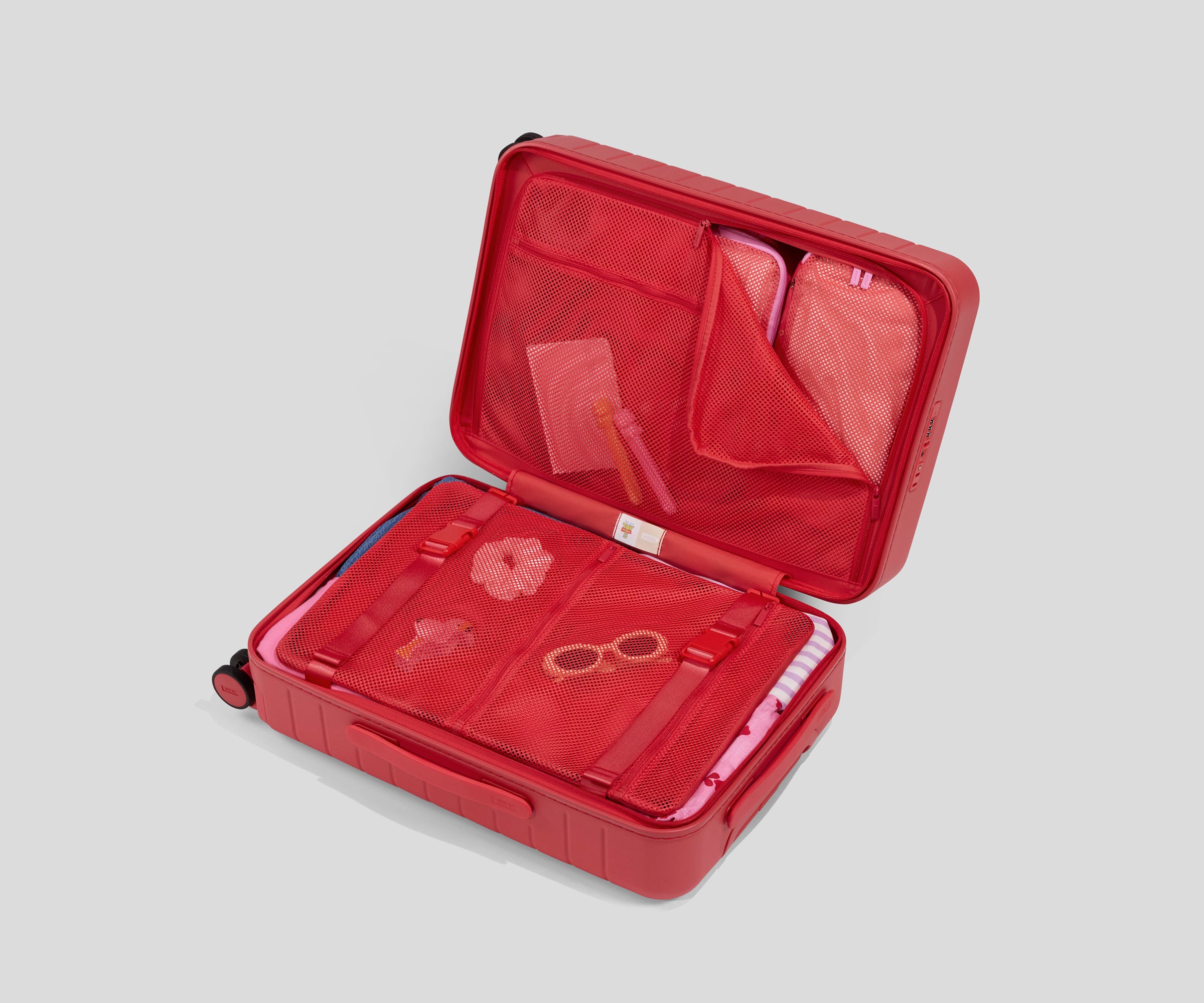 away-the-bigger-carry-on-valise-cabine-rouge-jessie image 3