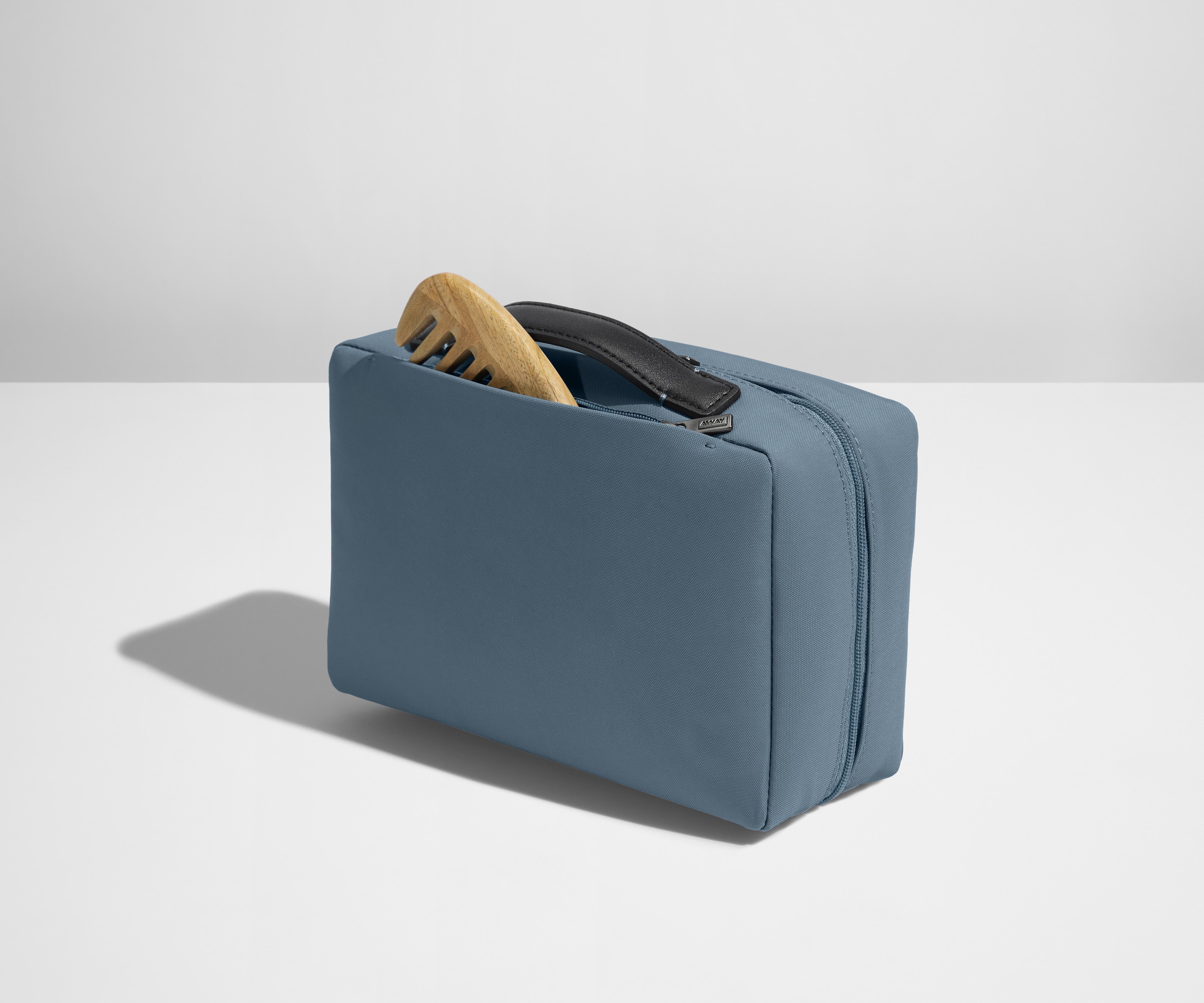 away-small-toiletry-bag-trousse-de-toilette-coast-blue-compacte image 4