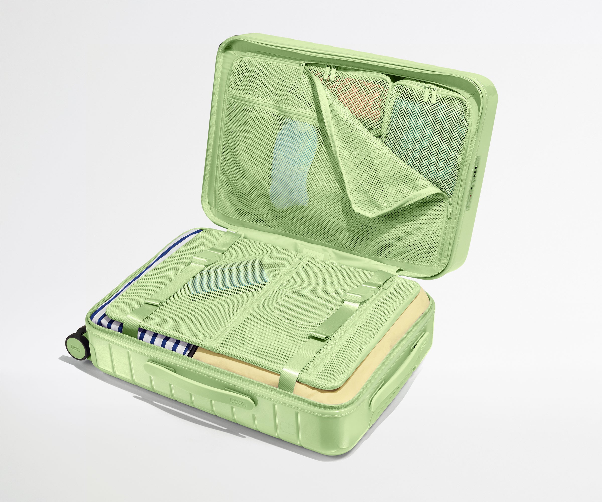 away-bigger-carry-on-valise-cabine-vert-matcha image 4