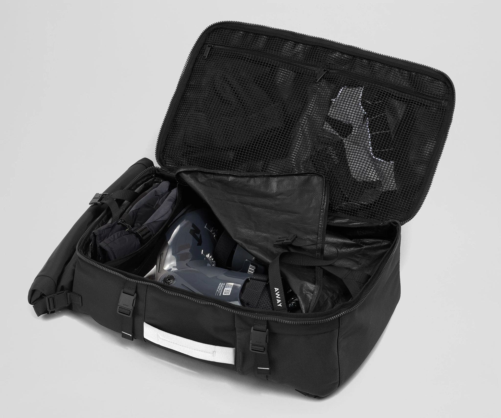 away-carry-on-boot-bag-55l-sac-ski-jet-black image 5